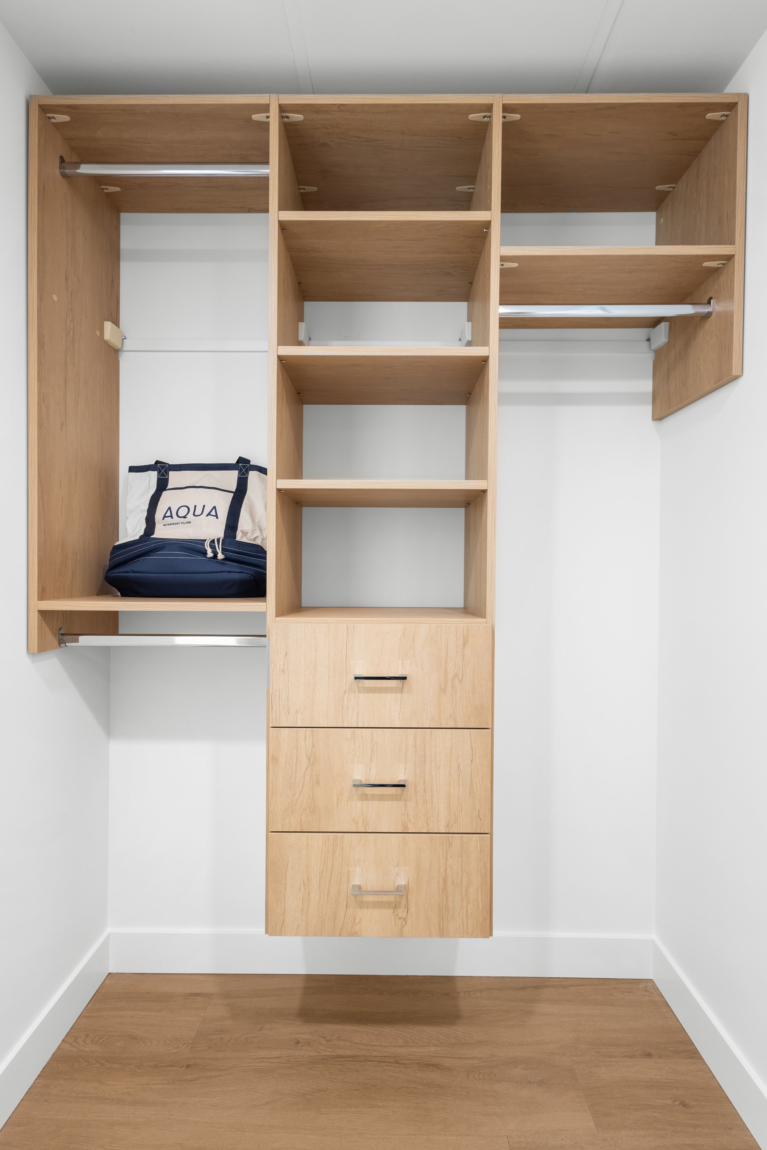 EXECUTIVE 1408-17.jpg