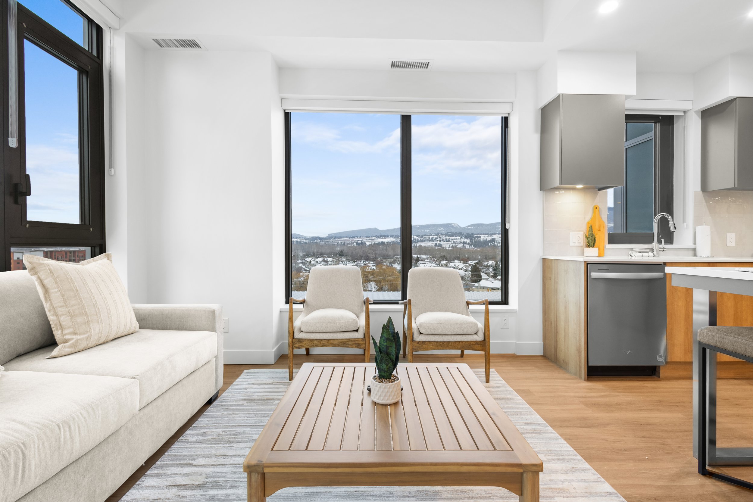 BREEZE 902-08.jpg