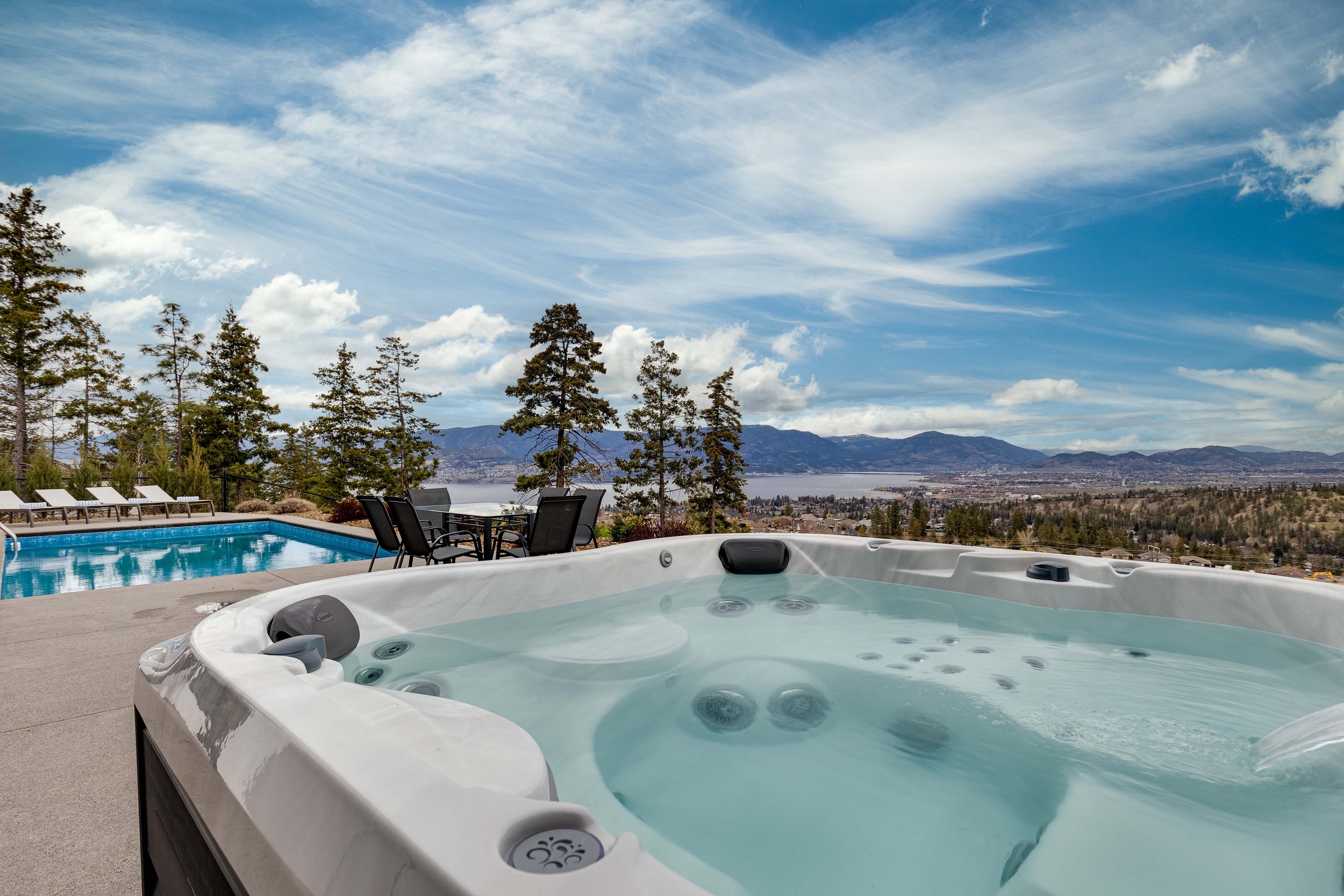 980LedgeviewCrtKelowna(Roam)---0299.jpg