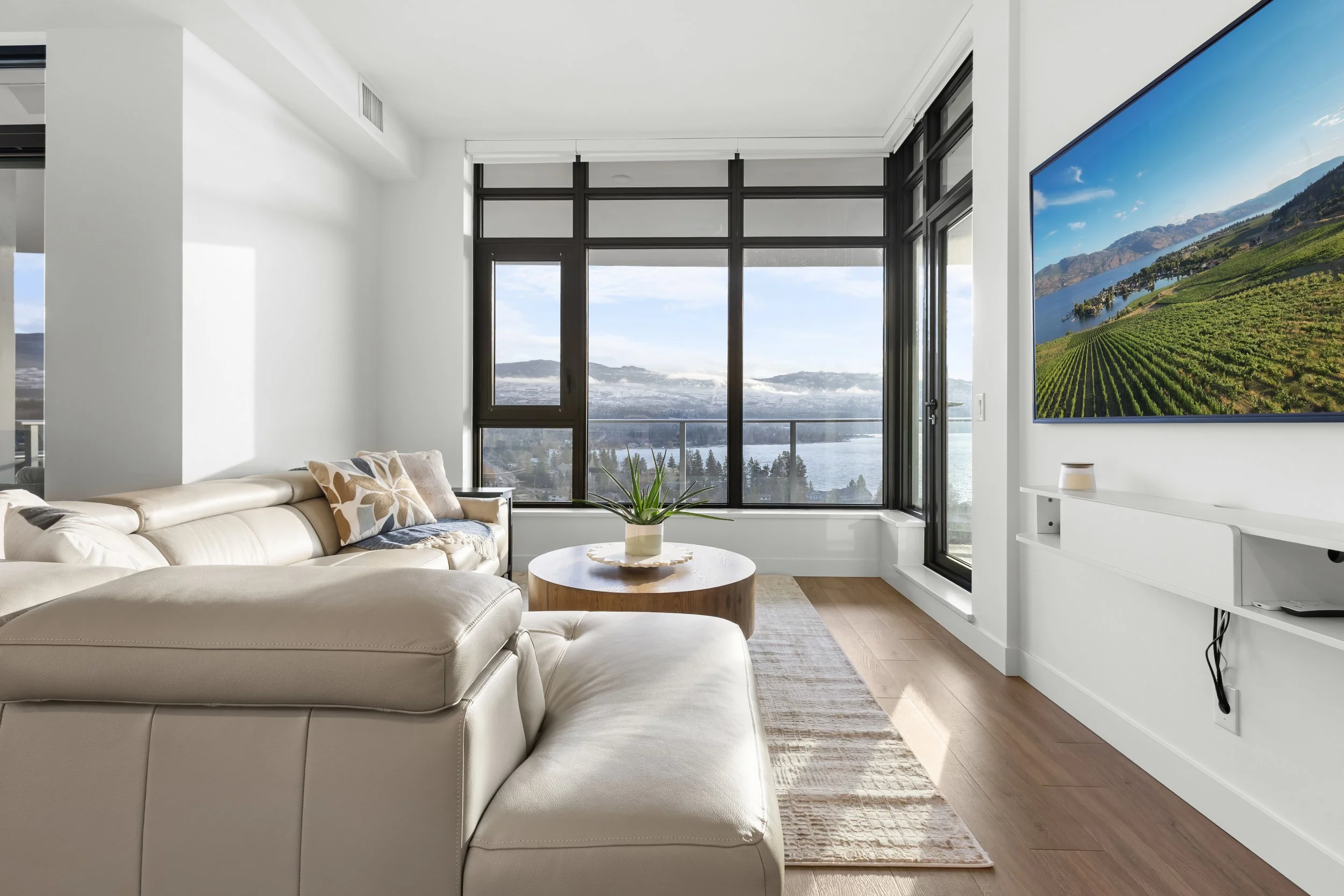 VUE | LAKEVIEW LUXURY PENTHOUSE | 2 BED | AQUA RESORT | KELOWNA