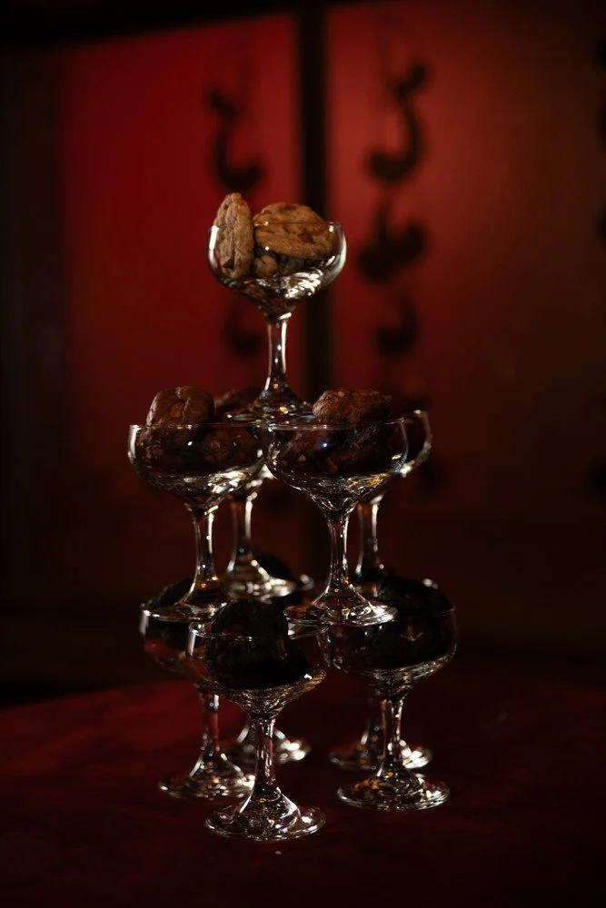 Champagne tower with cookies