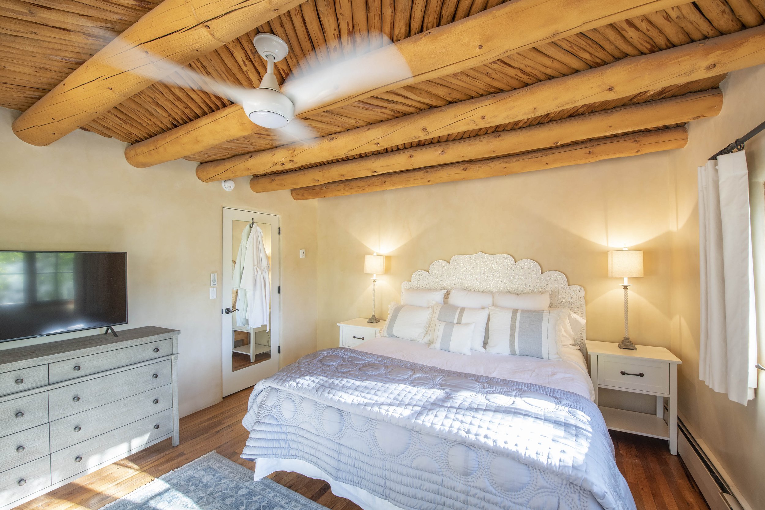 GardenCompoundBarn©Merriam208 (1).jpg