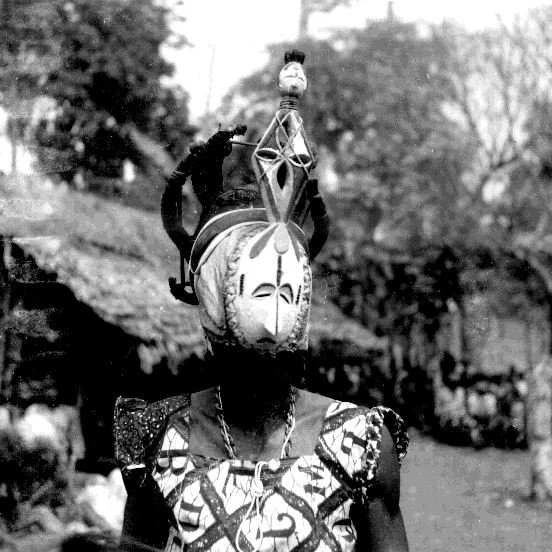 Nwanyi Oma (Beautiful Woman), Boys initiation, Etiti Ama. 📸: G. I. Jones.