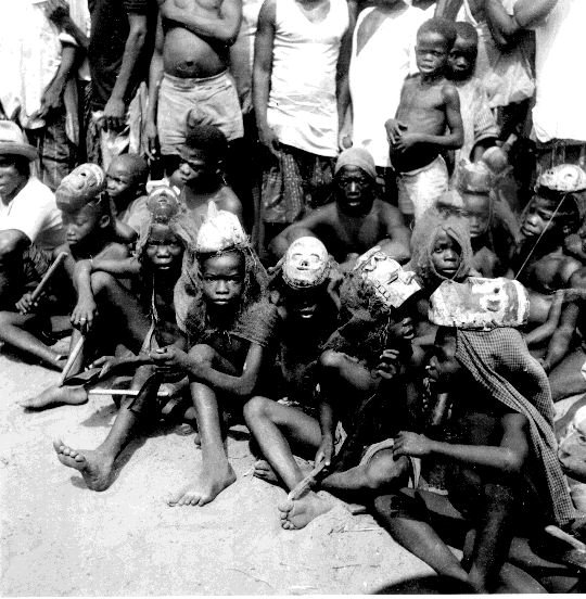 Small boys chorus Ngbagba Ikoro, Abiriba. 📸: G. I. Jones.
