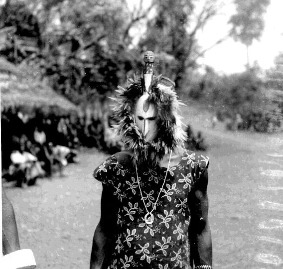 Nwanyi Oma (Beautiful Woman), Boys initiation, Etiti Ama. 📸: G. I. Jones. 
