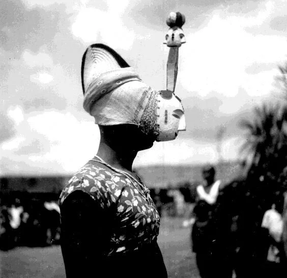 Nwanyi Oma (Beautiful Woman), Boys initiation, Etiti Ama. 📸: G. I. Jones.