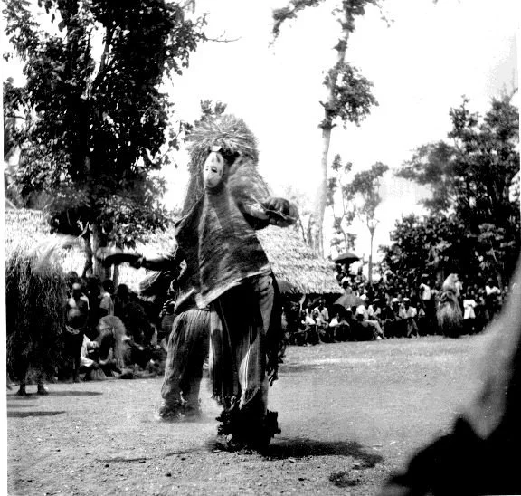 Dancing masker, Boys initiation, Obohia. 📸: G. I. Jones.