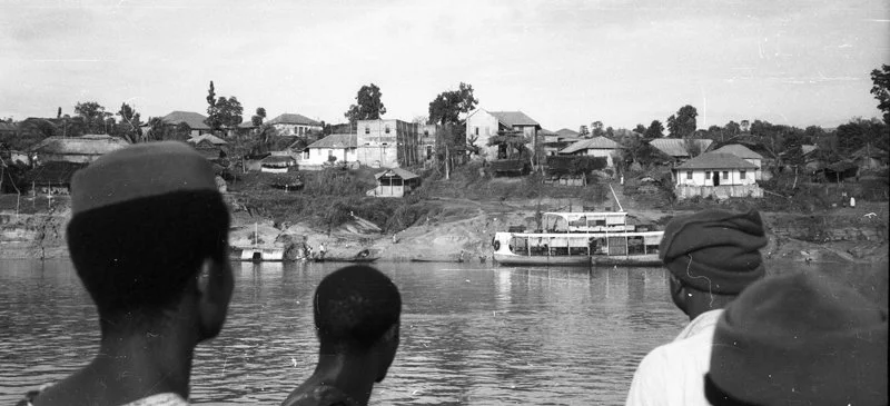 Asaba-landing-close 📸: Richard & Helen Henderson.