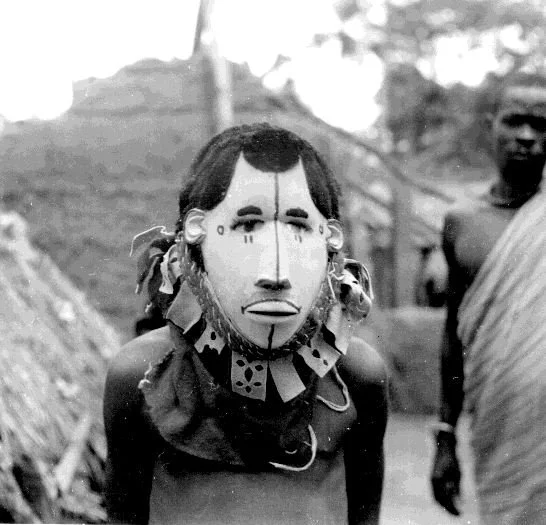Masquerader in Nsukka. 📸: G. I. Jones.