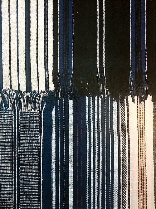 Ákwà Ḿmírí (’water cloth’)