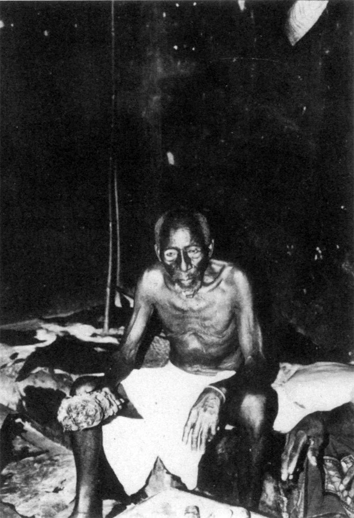 Ichie Nchekwube Azodo, Isi-Ani in Igboezunu Aguleri, holding the highest lineage Ofo in Aguleri (Ofo-Ana.