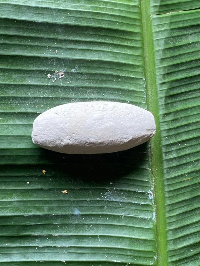 Nzu Nwoke or Nzu Akpulakpu (Handcrafted Nzu): Commonly called "male" Nzu, this processed form is handcrafted rather than directly mined.