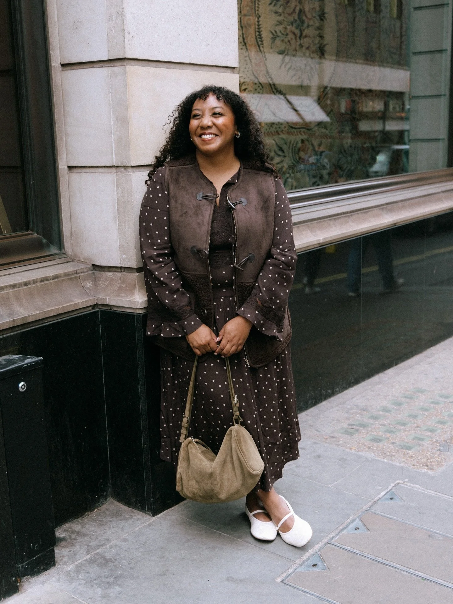 Chocolate brown and chestnut 🧸🤎🍂🌰 
OUTFIT DETAILS:
@monsoon dress and gilet (ad - pr products)
@marksandspencer bag
@zara ballet flats
You can shop my outfits via my @shopmy and @shop.ltk at the link in my bio! 
📸 @studioalexgray 
🔍 autumn