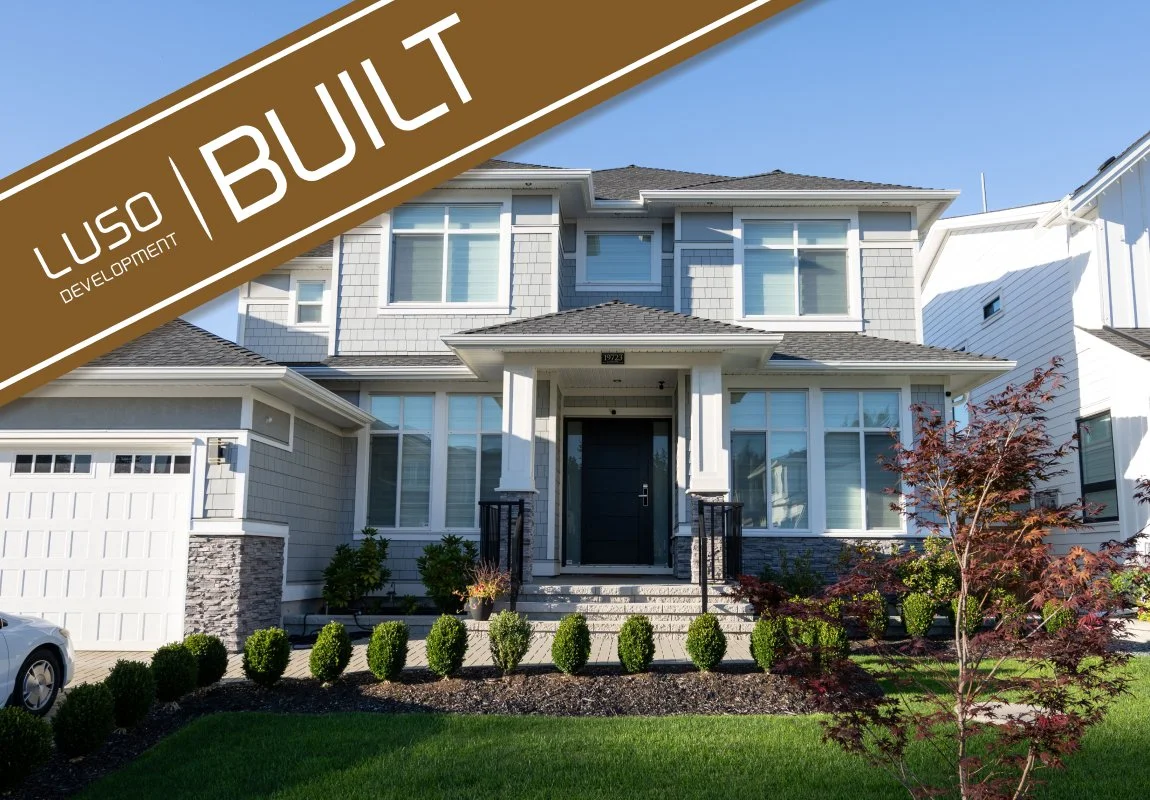 built house 窄幅.jpg