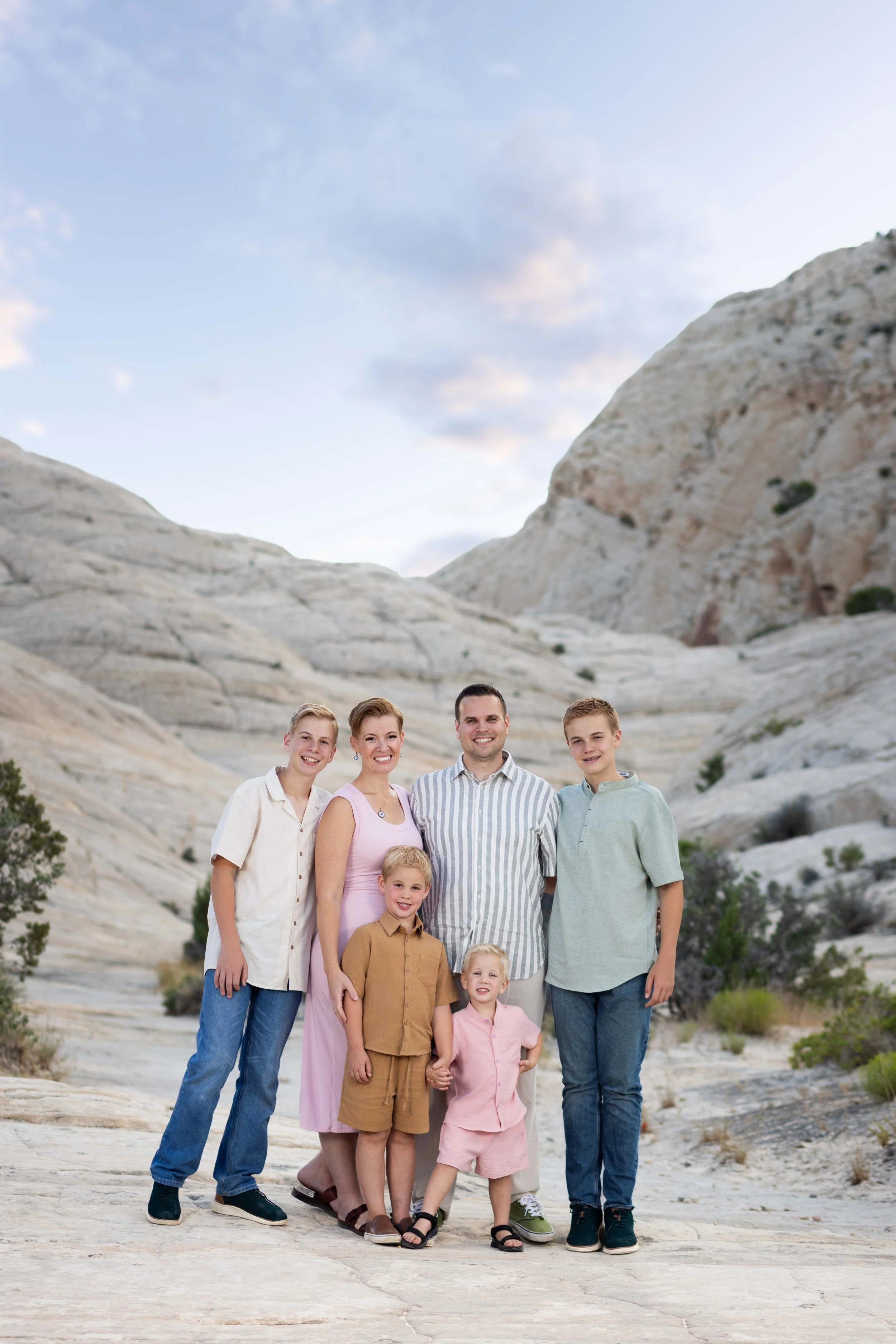 White rocks in southern utah Family photographer