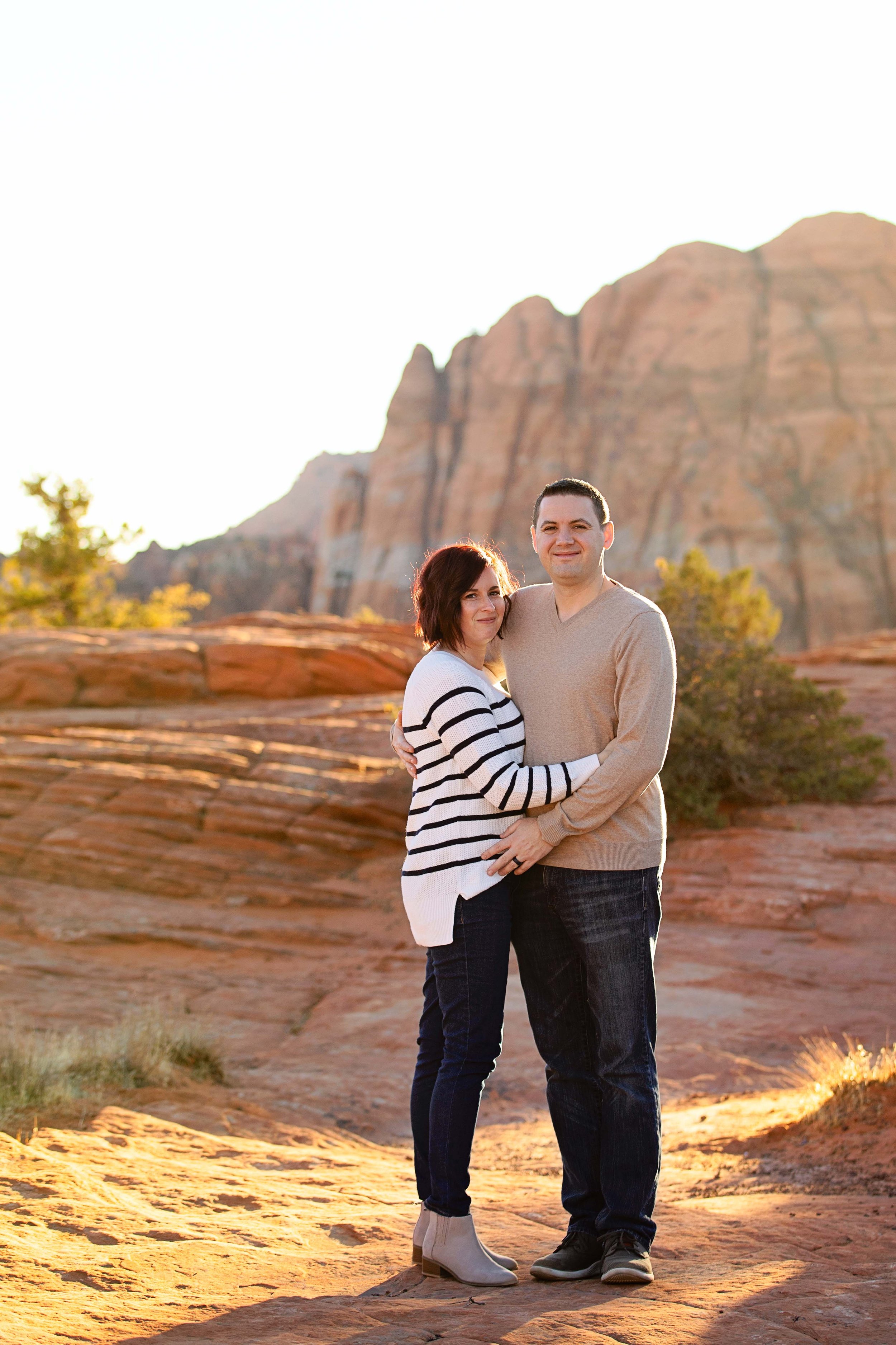 Parents-posing-together-in-the-red-rocks-of-Southern-Utah-family-session