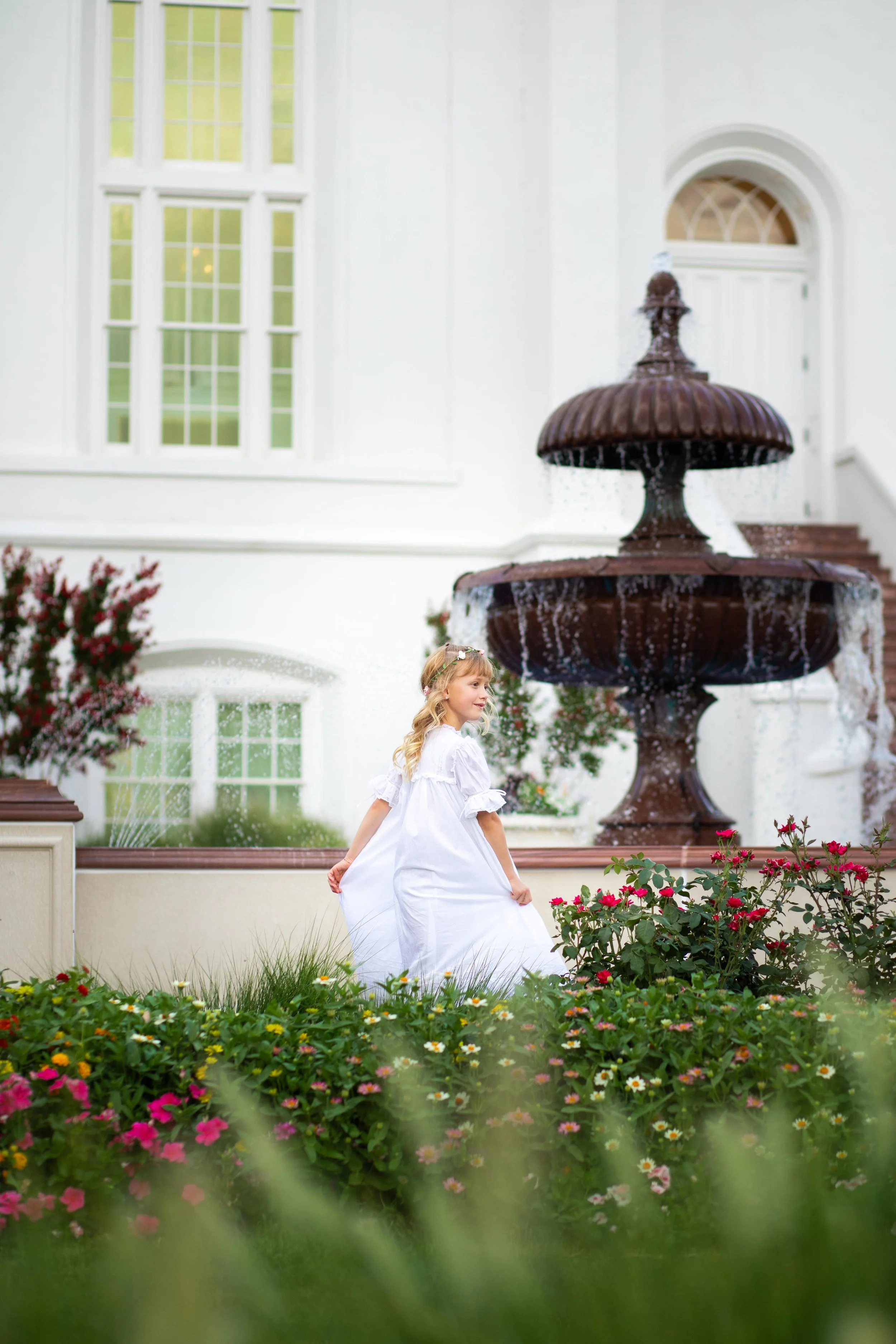 Whimsical childrenβs photography in Southern Utah, Playful portrait photography for kids in Utah, Magical childhood photos in the desert, Fun and creative kids photography