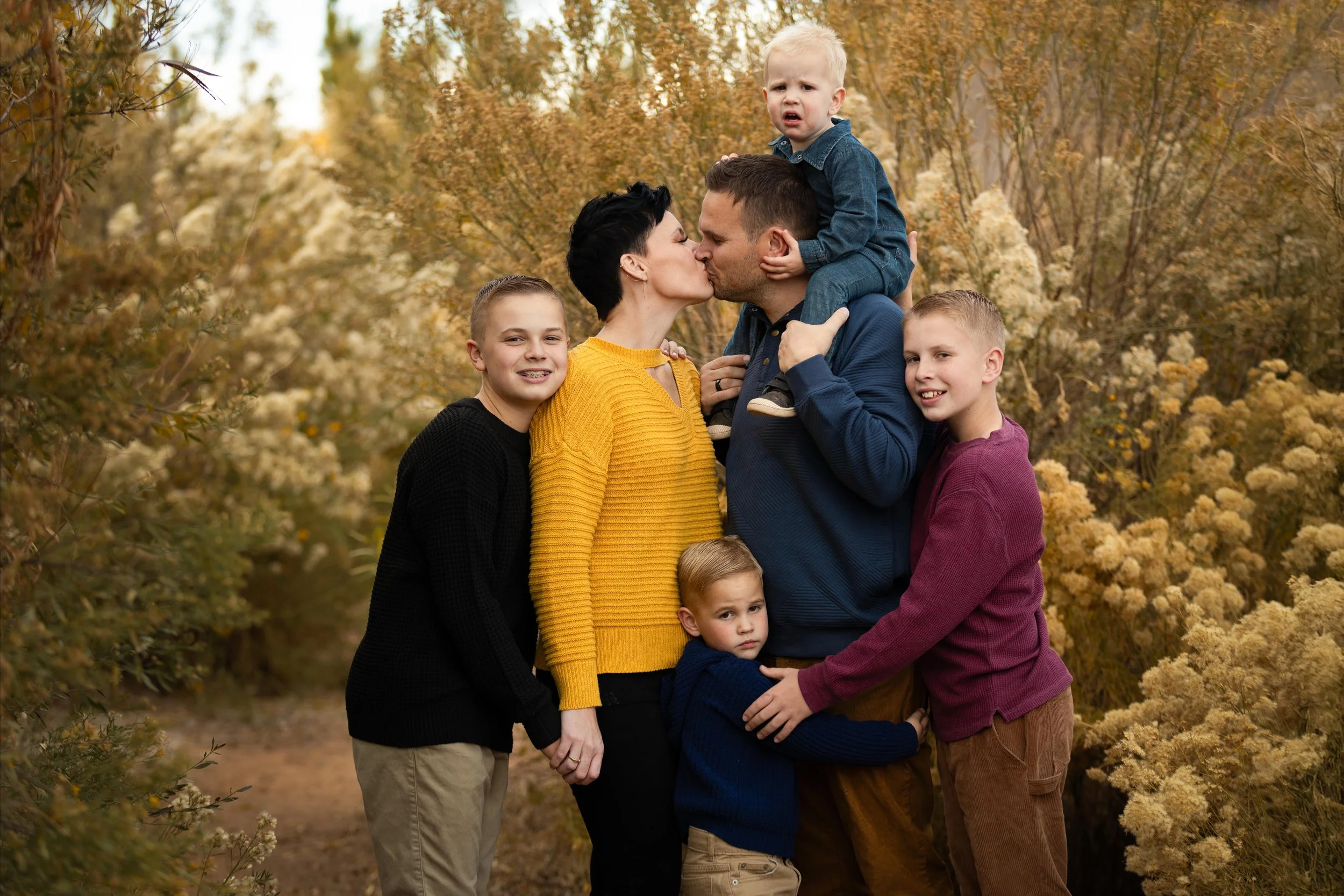 Fun_Candid_lifestyle_family_photos.jepg