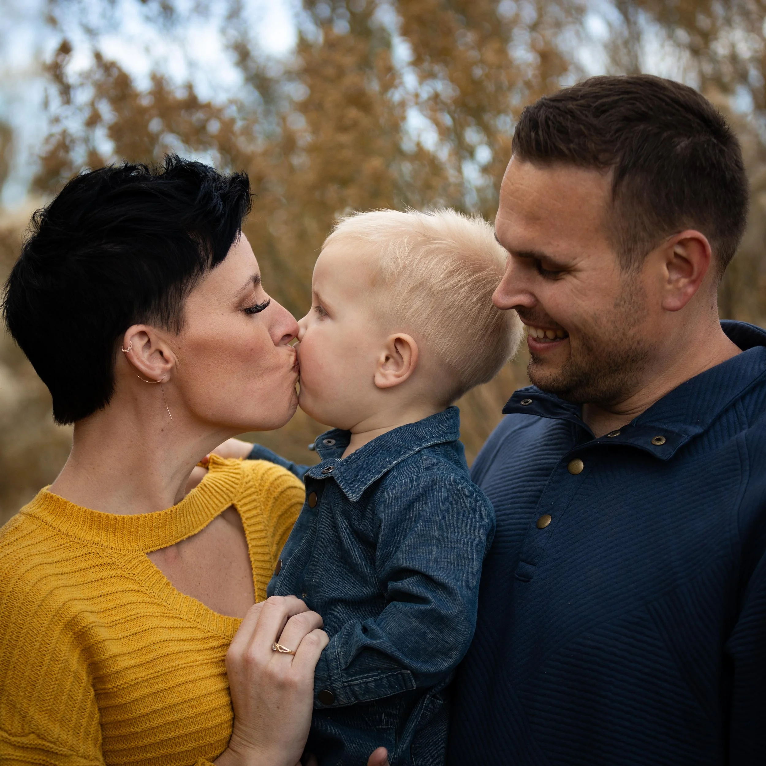 Fun_Candid_lifestyle_family_photos.jepg