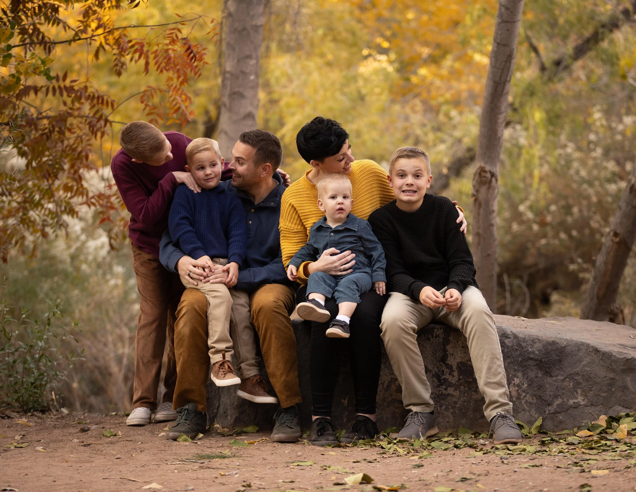 Fun_silly_family_portriat.jpeg
