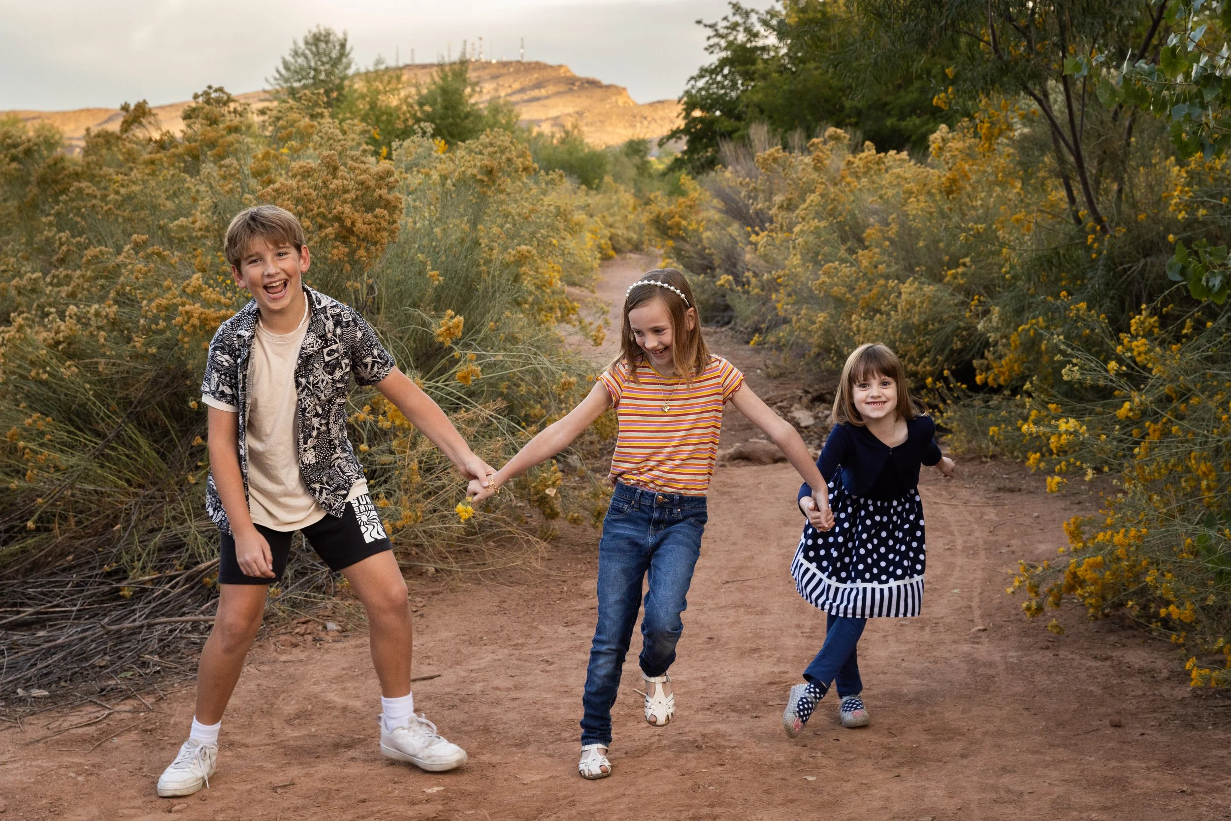 Best family photographer in St. George Utah, Where to take family photos in St. George, Family photo sessions near Zion or Snow Canyon