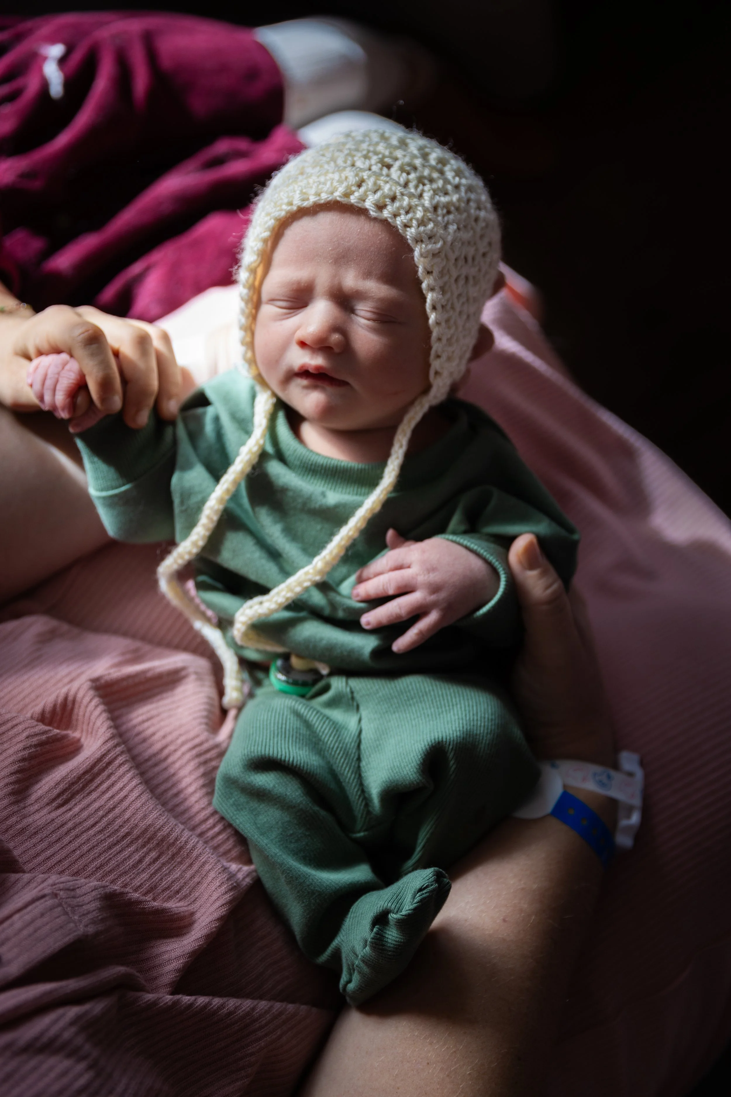 Newborn photographer in St. George Utah, St. George lifestyle newborn photography, In-home newborn session Southern Utah, Best newborn photographer St. George, Natural light newborn photographer in Utah, Affordable newborn photo session St. George
