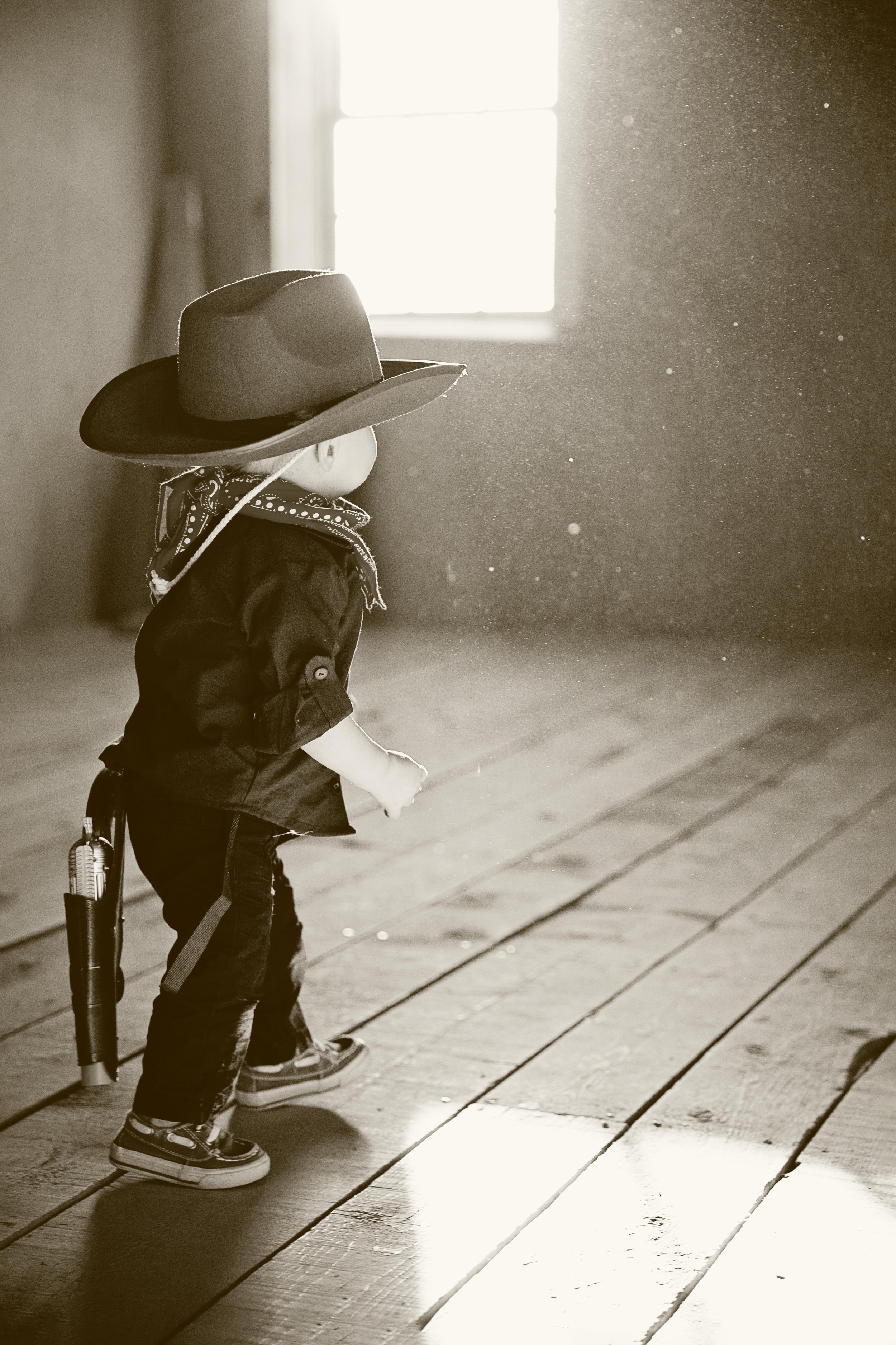 Whimsical children’s photography in Southern Utah, Magical childhood photos in the desert