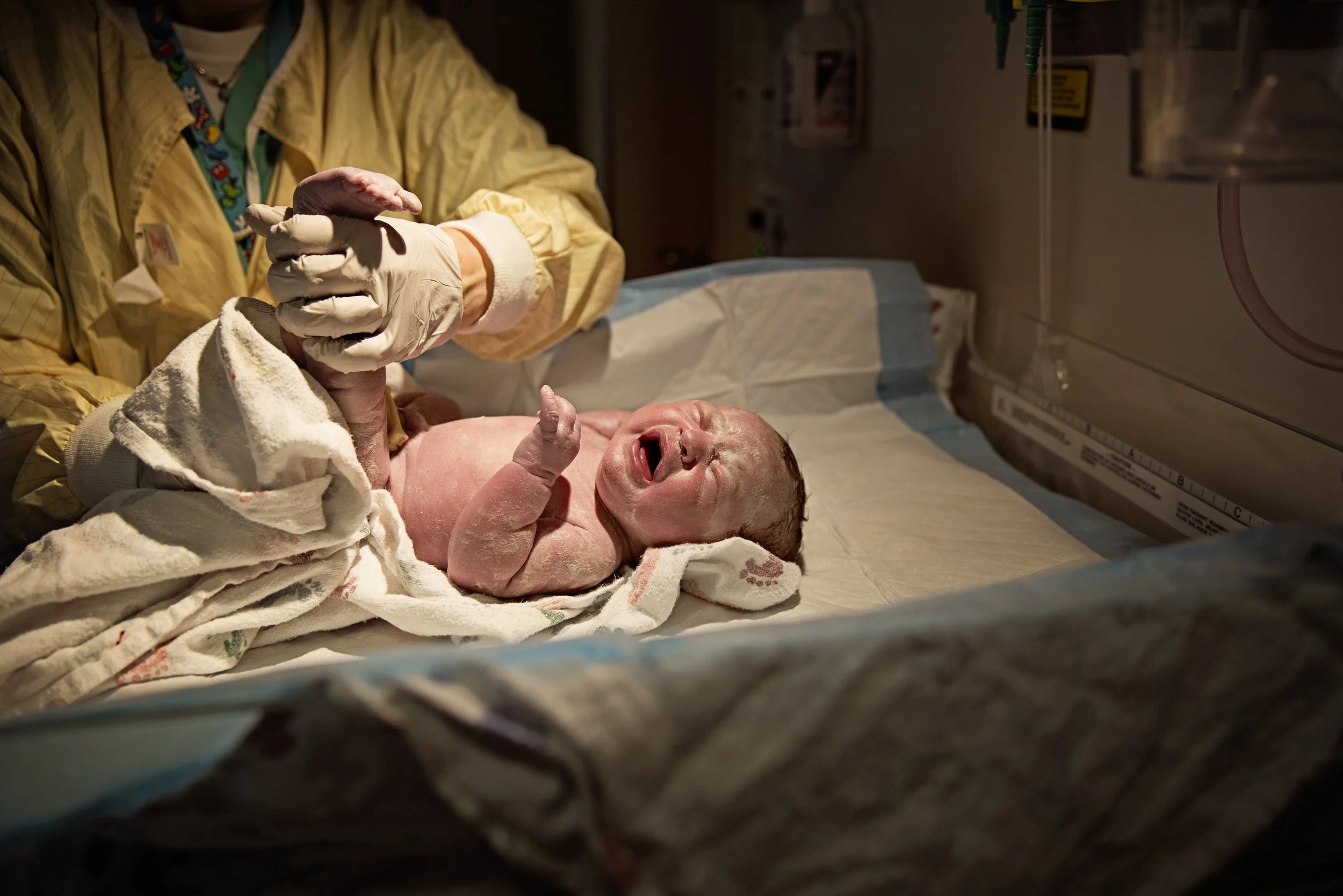 St. George birth photographer, Birth photography Southern Utah, Documentary birth photographer in St. George, Home birth photography St. George Utah, Hospital birth photography Southern Utah, Unposed birth photography St. George