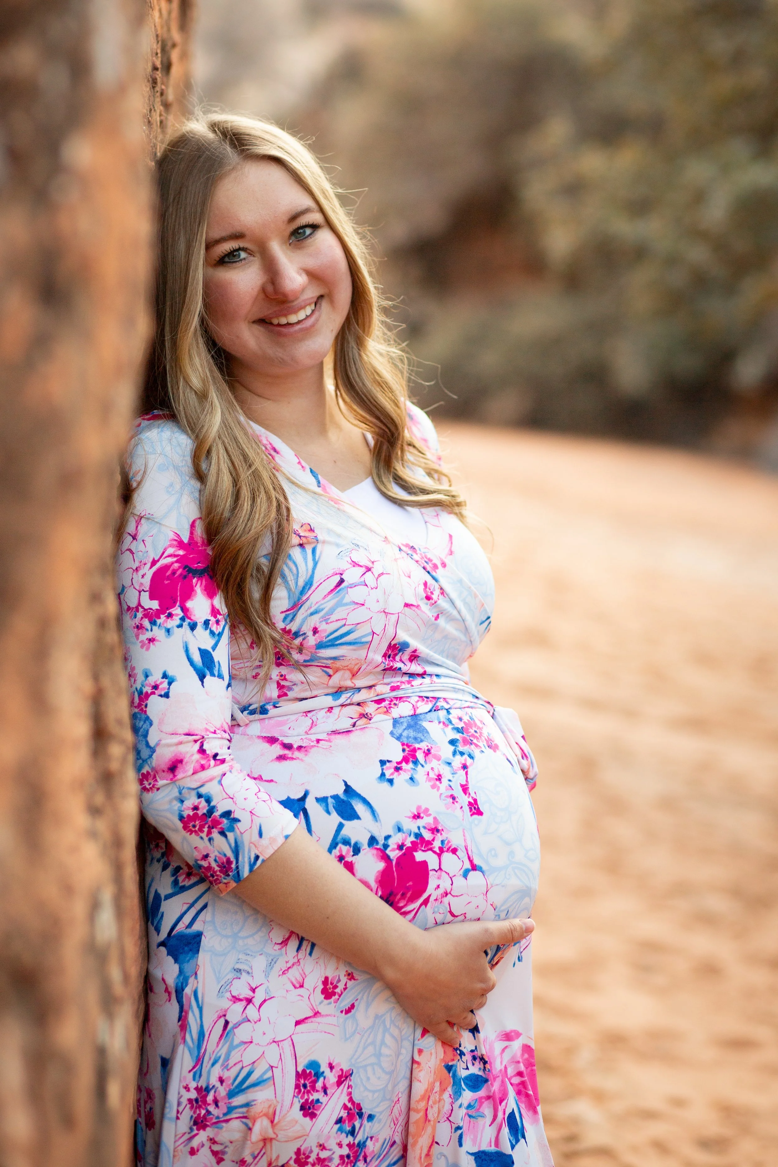 The best maternity photographer in Saint George Utah