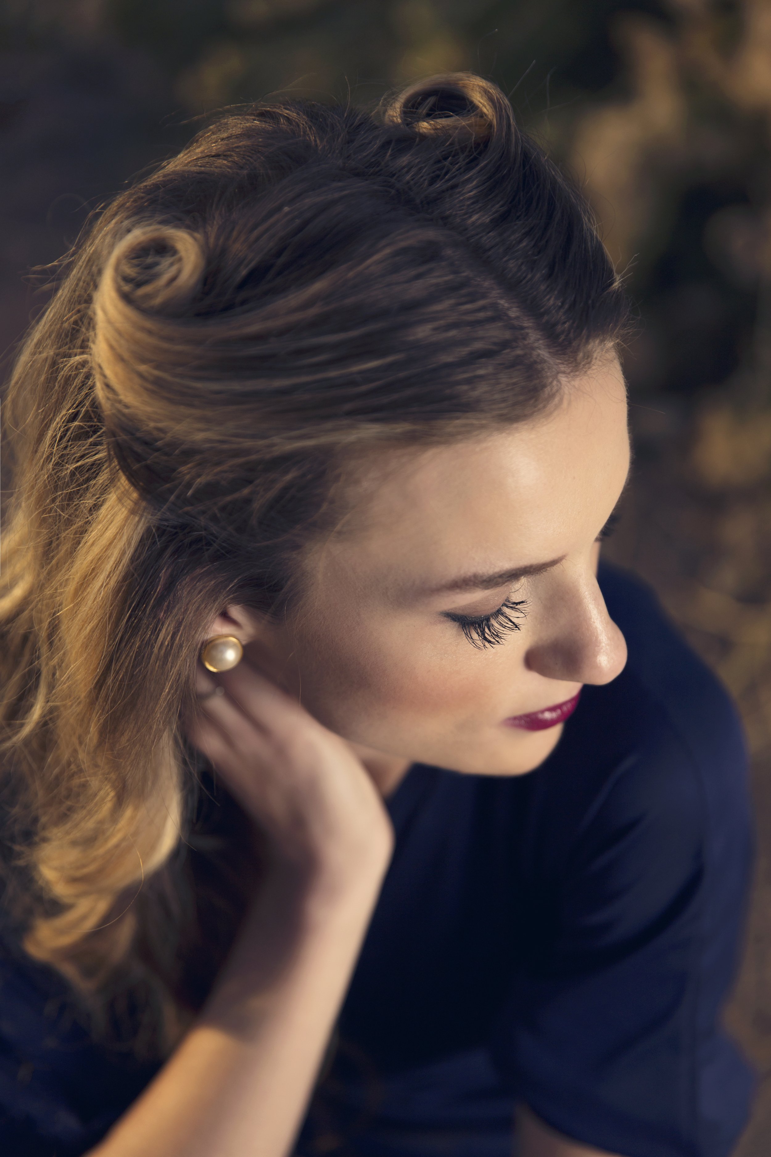 40's themed portraits in Saint George Utah. Stunning 40's hair style.