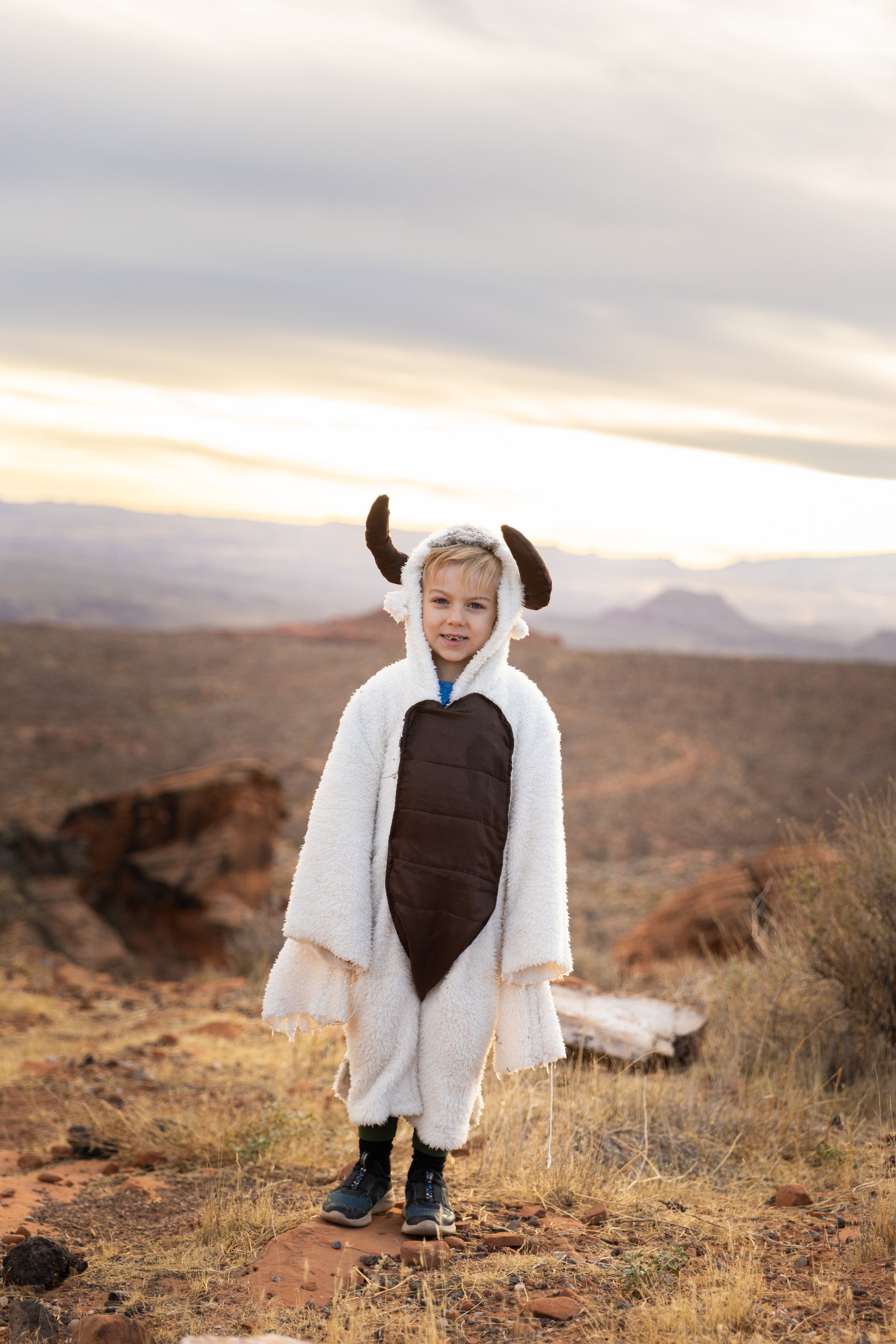 Dreamy children’s photography in Southern Utah, Magical childhood photos in the desert