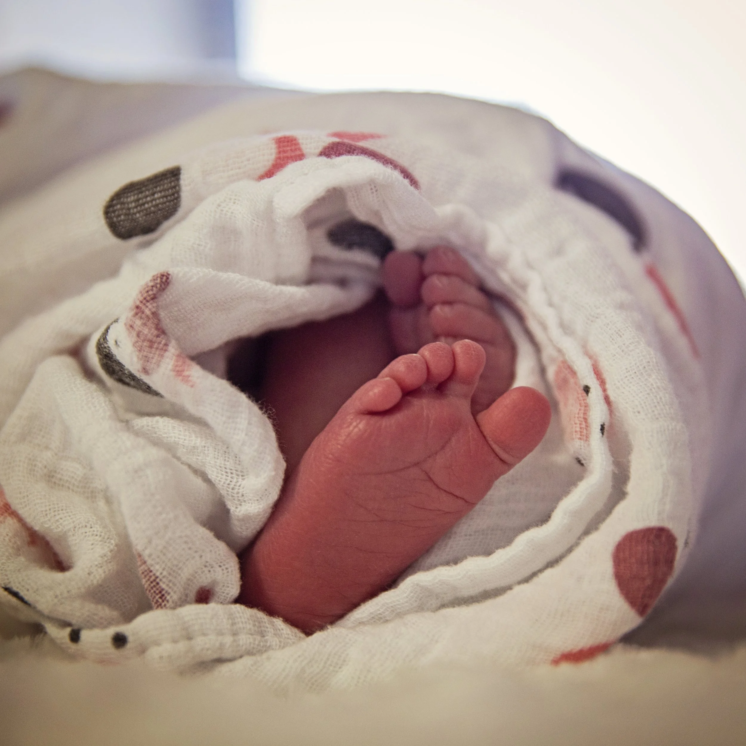 St. George birth photographer, Birth photography Southern Utah, Documentary birth photographer in St. George, Home birth photography St. George Utah, Hospital birth photography Southern Utah, Unposed birth photography St. George