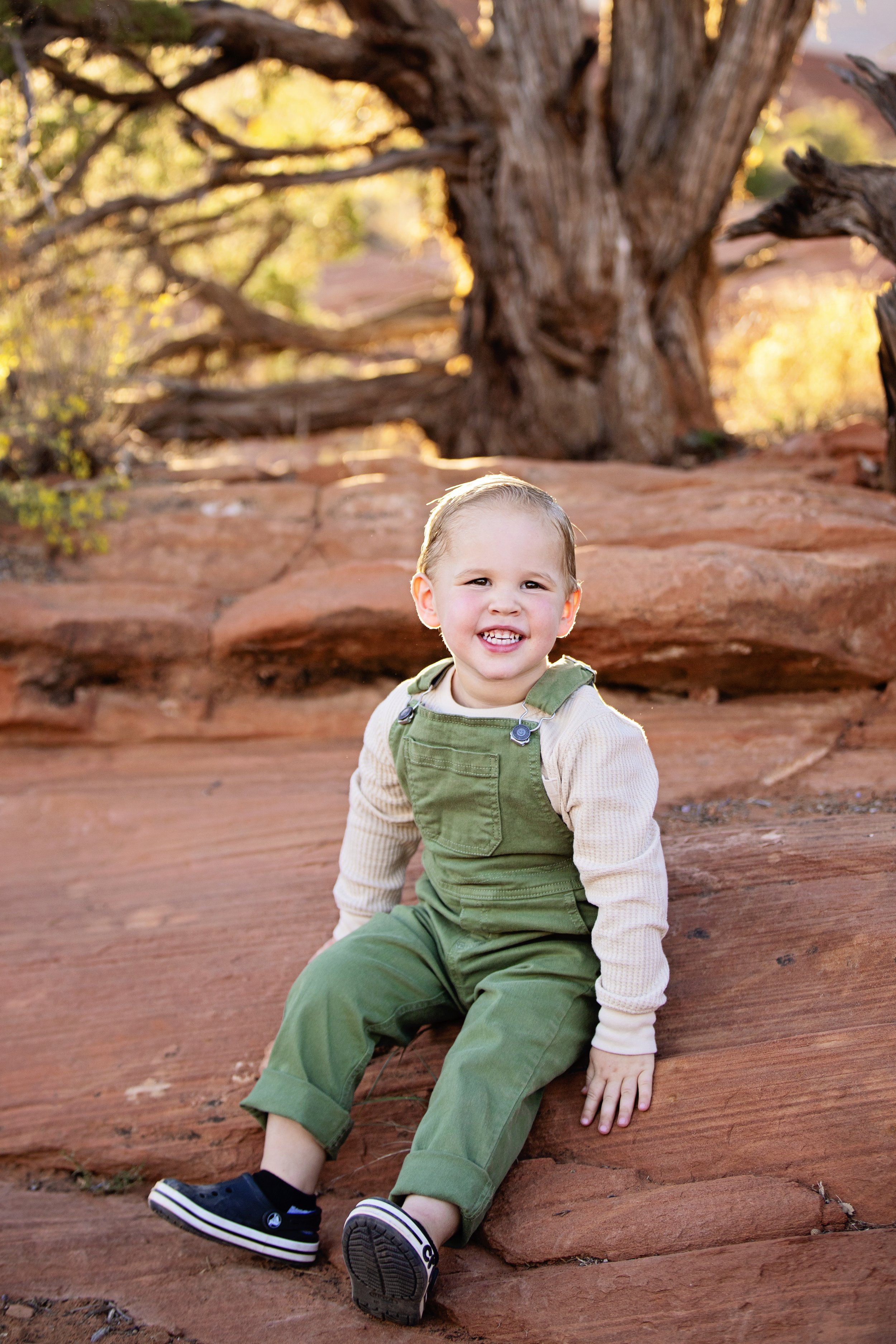 Best family photographer in St. George Utah, Where to take family photos in St. George, Family photo sessions near Zion or Snow Canyon