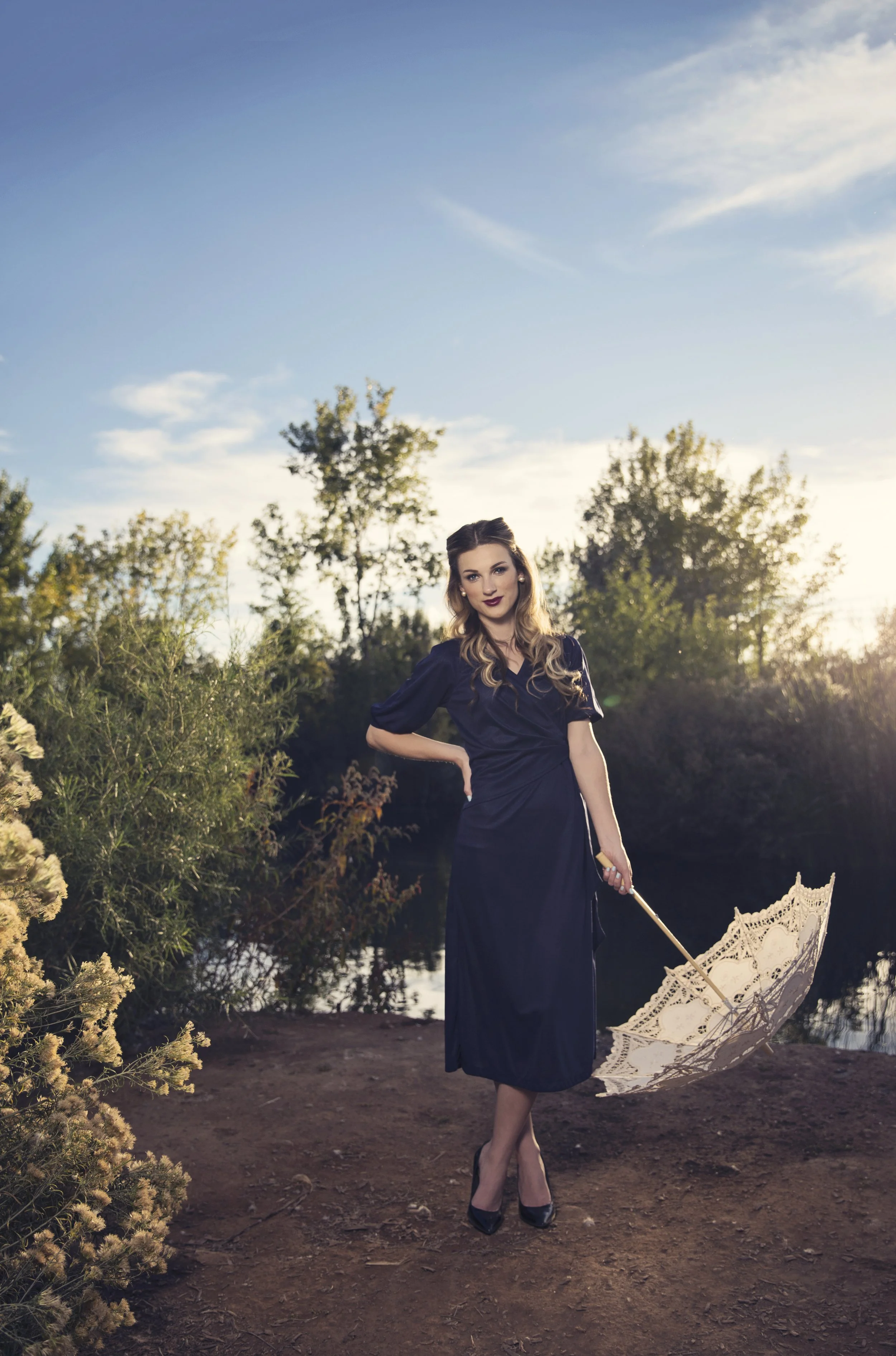 40's themed portraits in Saint George Utah. Stunning 40's hair style.