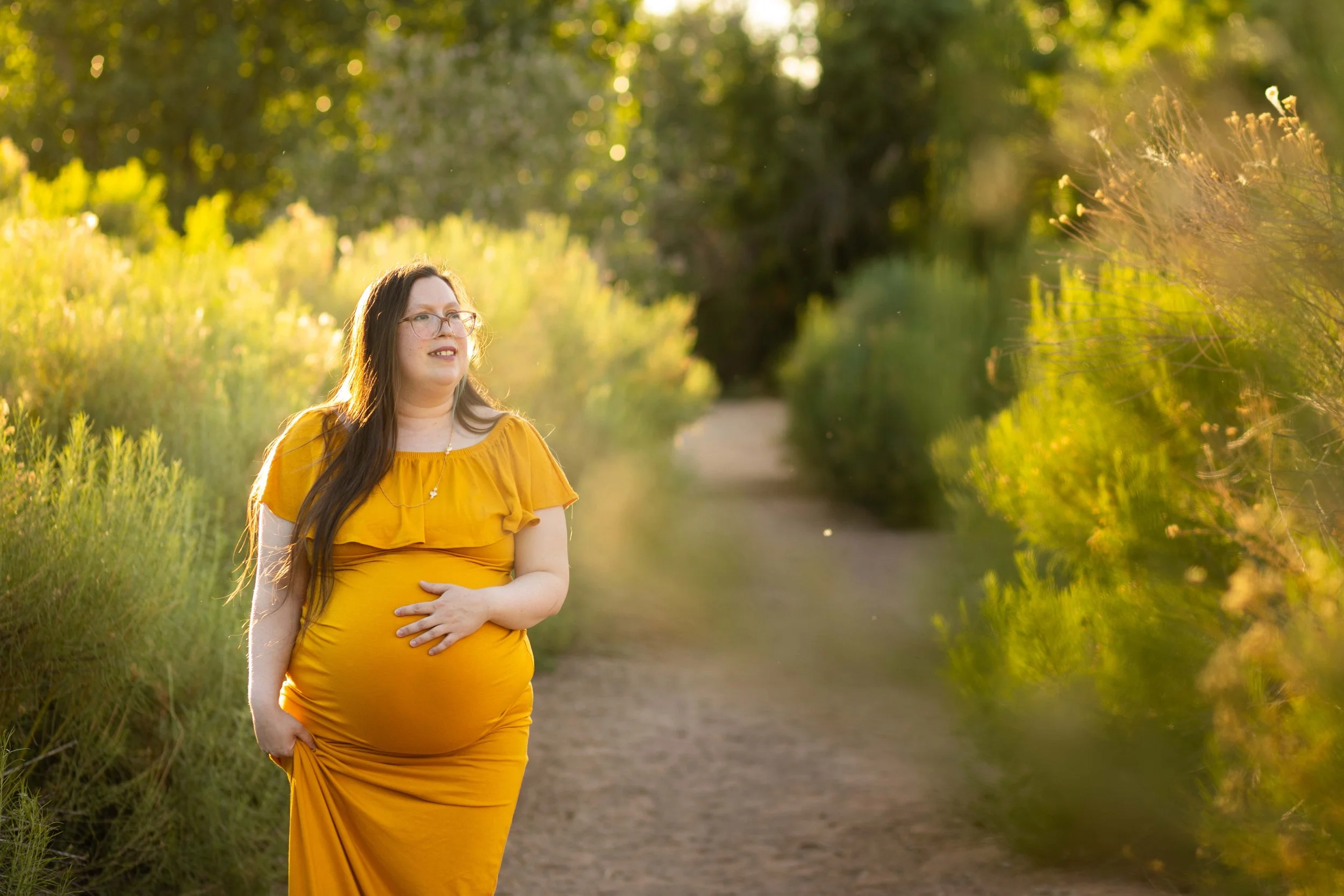 Golden hour maternity portraits in St. George UT