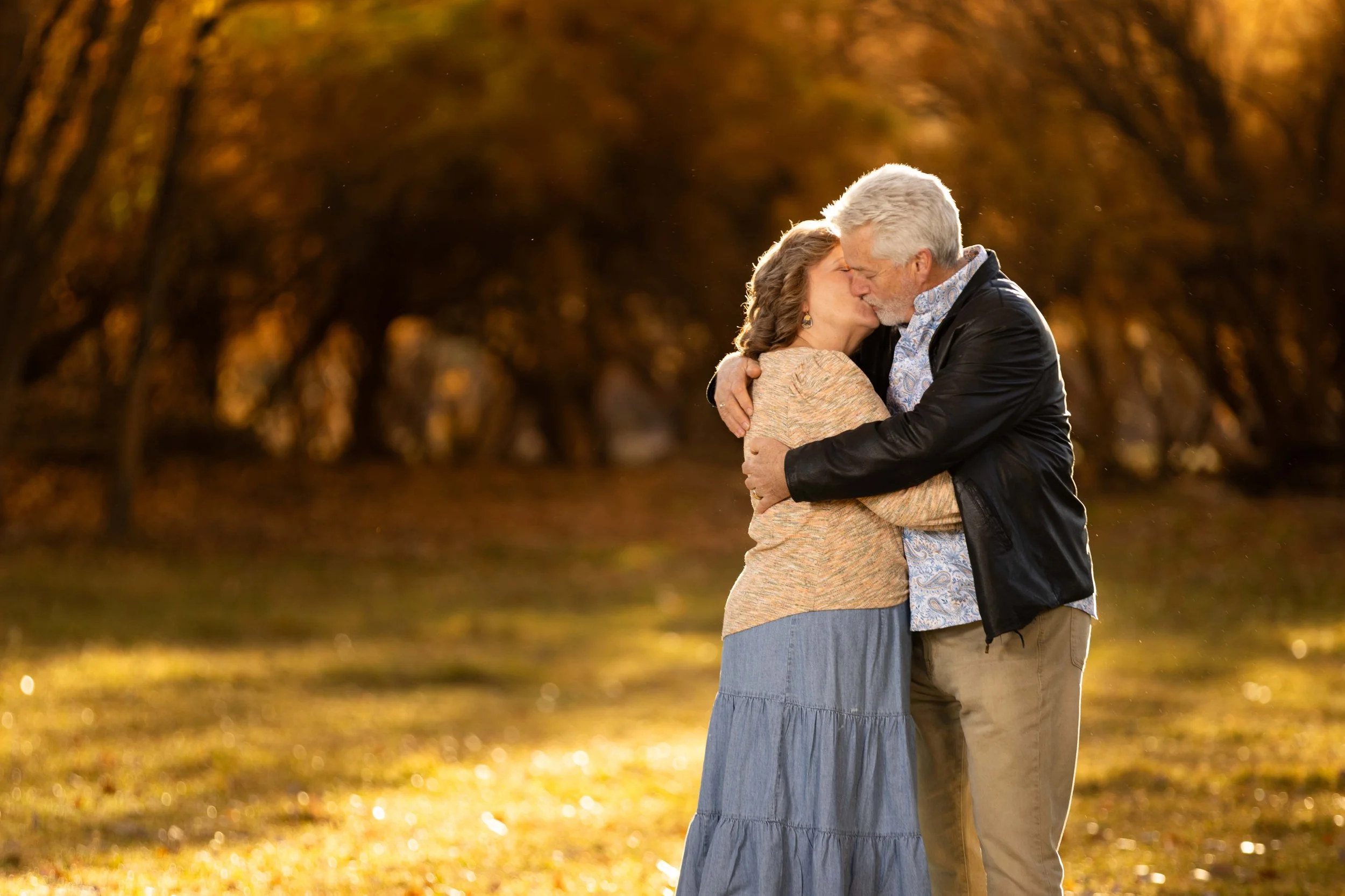 Extended family reunion photographer in St. George Utah. Kirkland field in washington ut during the fall.