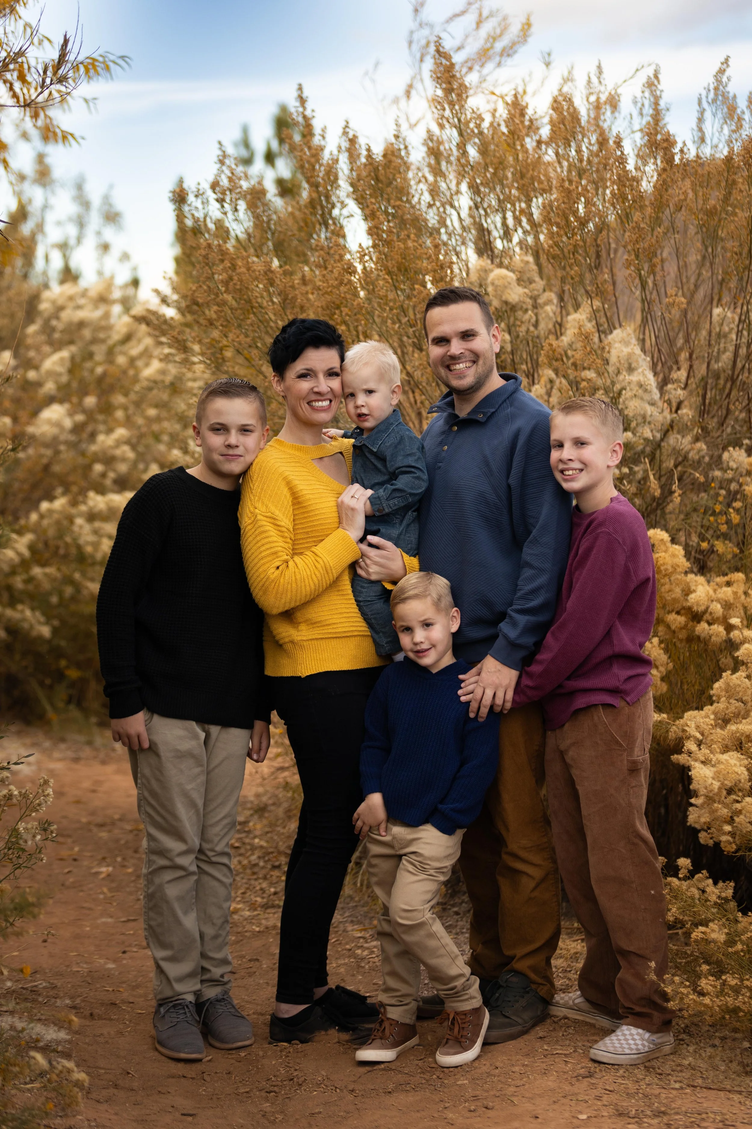 Best family photographer in St. George Utah, Where to take family photos in St. George, Family photo sessions near Zion or Snow Canyon