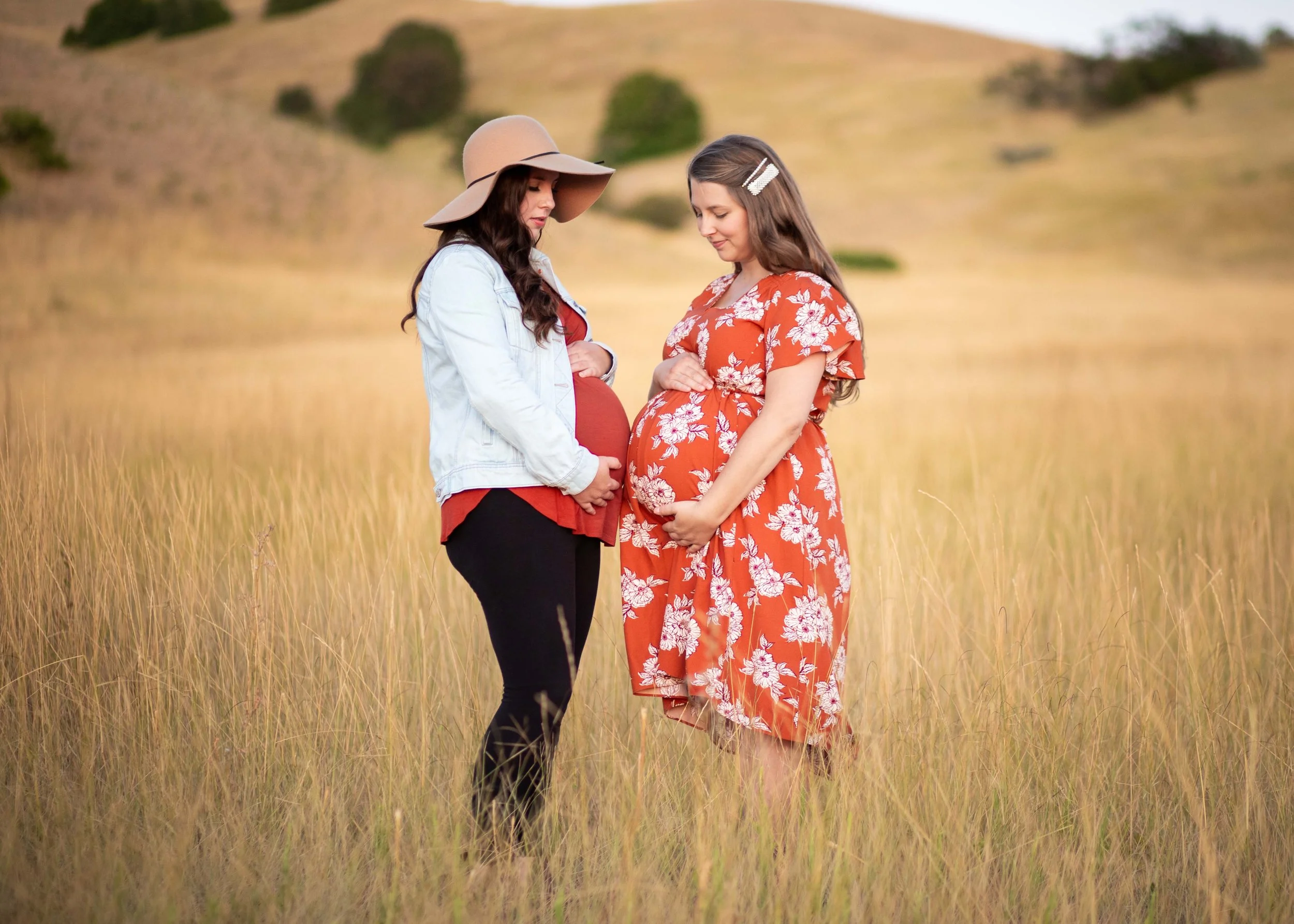 Lifestyle maternity photographer in Saint George Utah