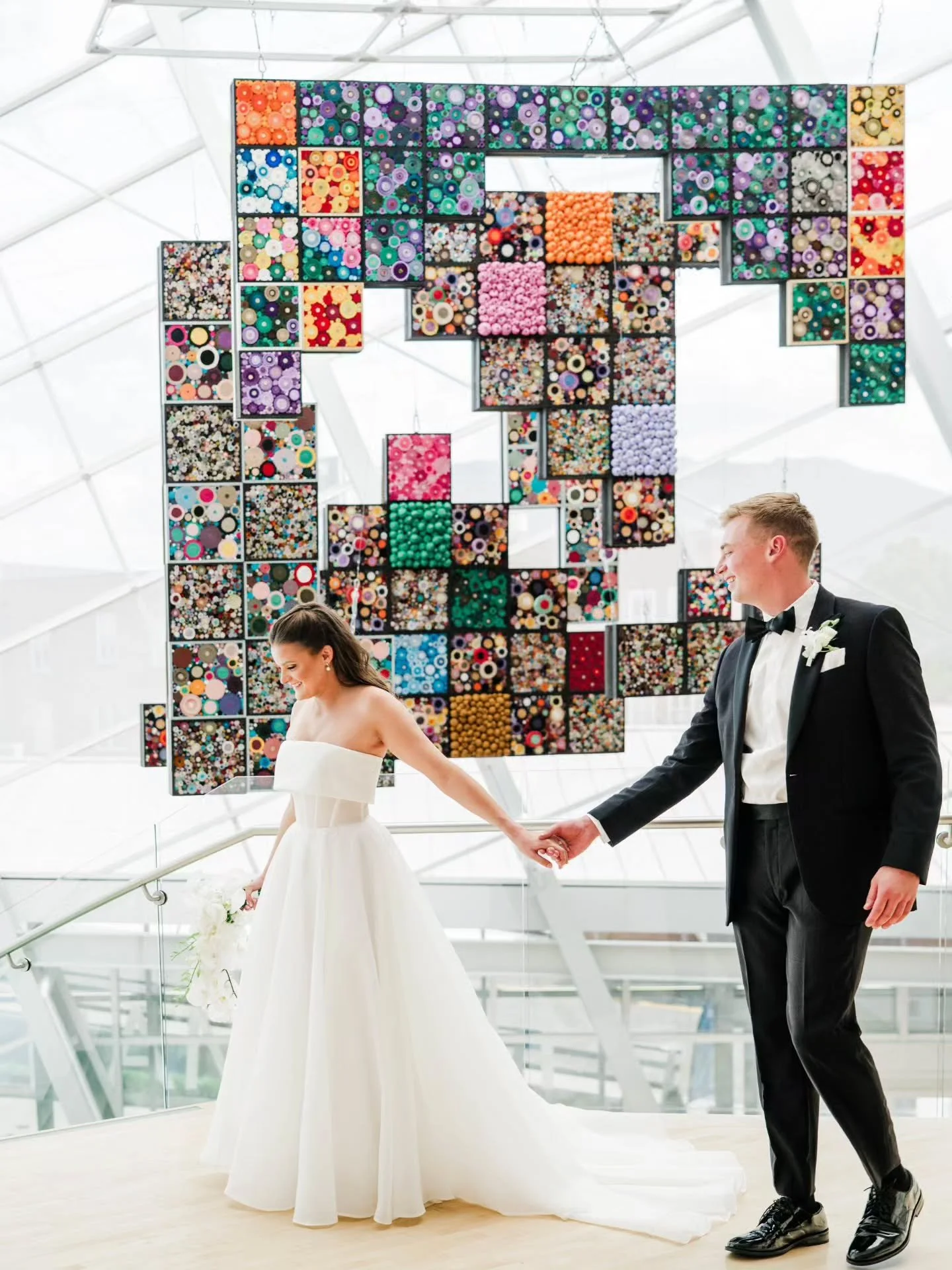 Give me a wedding full of art, private vows that make me tear up, and families who don&rsquo;t hold back their joy&mdash;and I&rsquo;m in my happy place. Lauren &amp; Tyler&rsquo;s museum wedding was exactly that.

Virginia Wedding Photographer | Roa