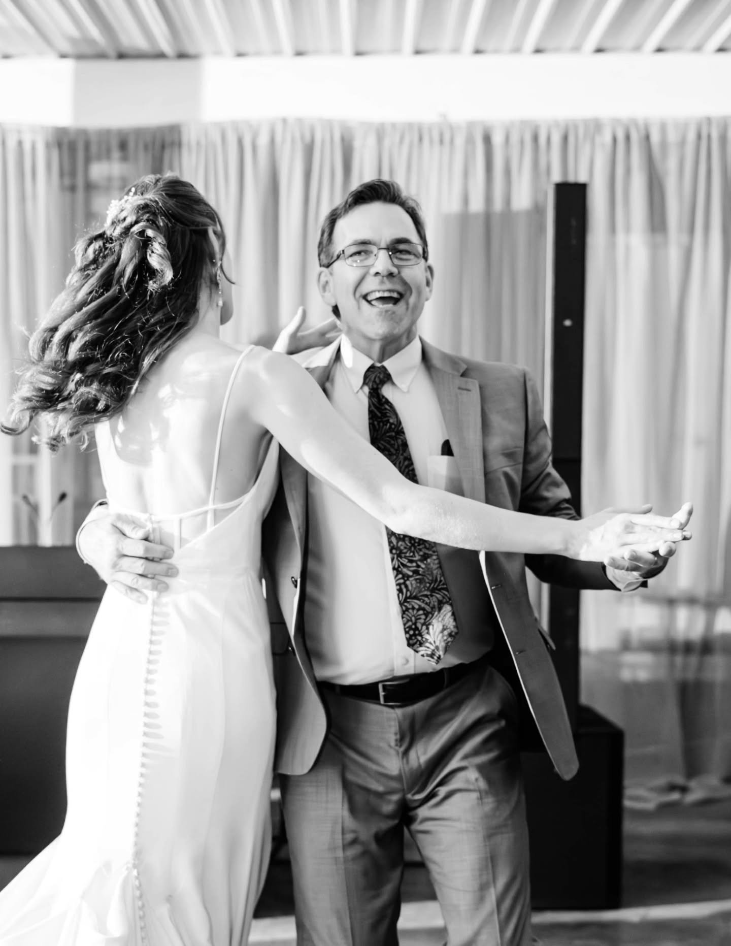 A wedding gallery should feel like reliving the day from beginning to end. The big moments as well as the small ones. The movement, the emotion, the people who made it meaningful. Its not just how it looked, but how it felt to be there.