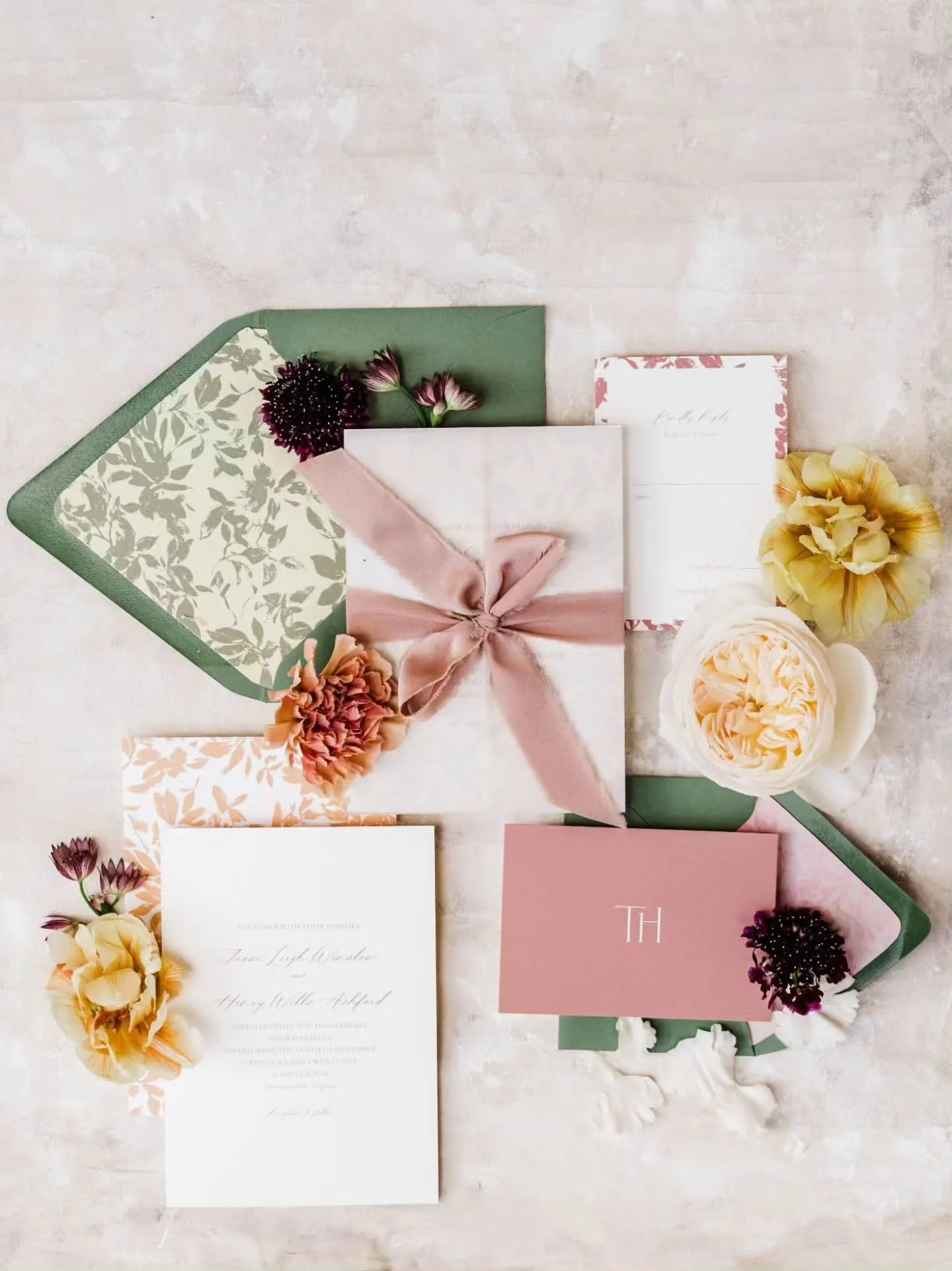 Fall is always one of the busiest seasons around here and this year is no exception! So many beautiful sessions and celebrations filling my calendar, a few exciting things I can't wait to share and all these gorgeous fall tones that I'm loving lately