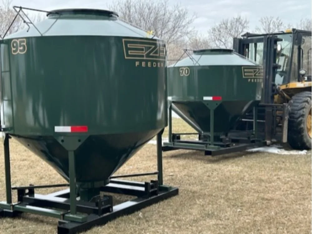 eze-feeder-95-bushel-and-70-bushel-with-fork-pocket-frame