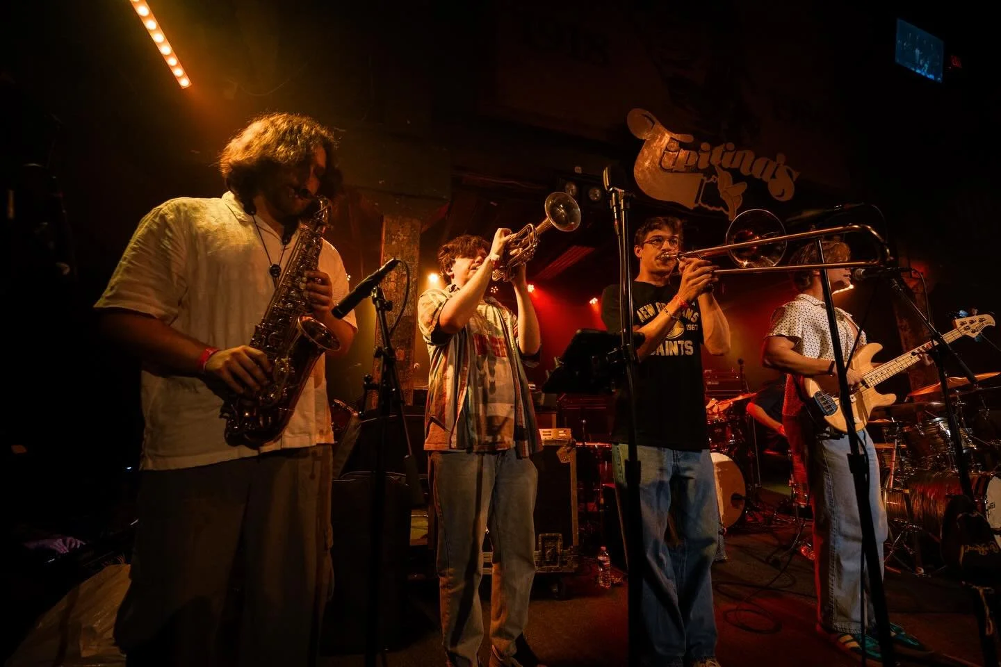 10pm tonite @lebontempsroulenola it will be rife with fest fever&hellip;

@thesnozzberriesavl closing out the night you don&rsquo;t wanna miss this show! Come hang and celebrate!🍫🥳

📸 @eugenebellauphotos 
.
.
.
.
.
.
#neworleans #lebontempsroule #