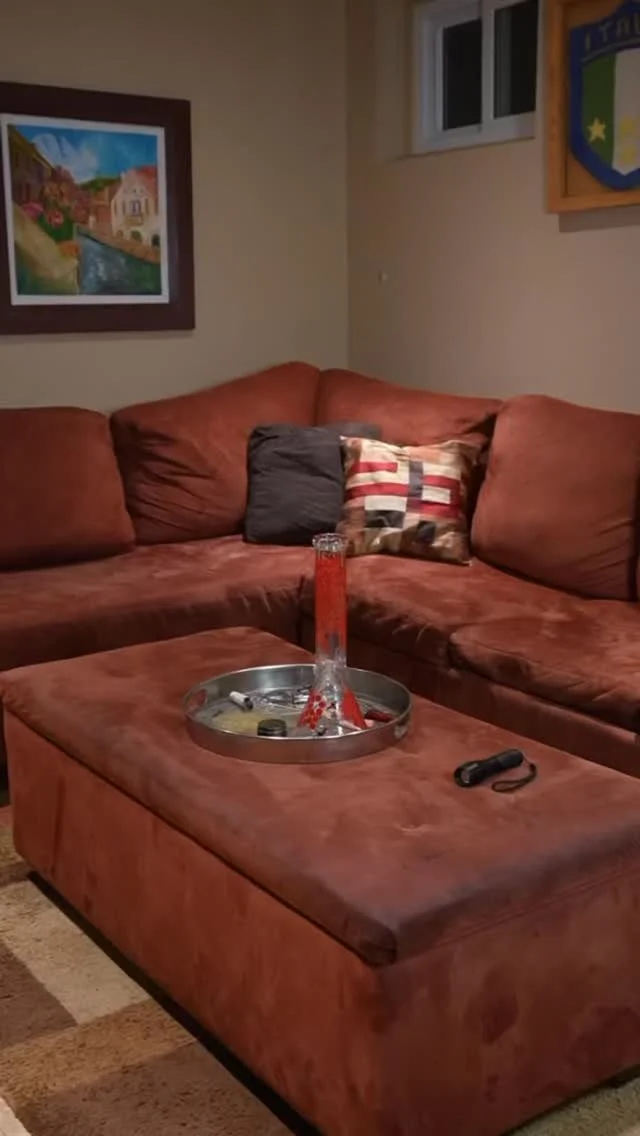 Started in a sesh swamp 🐸
Ended in a stoner sanctuary 🛋️
All it took was one box of Sesh Snakes and a little Creed.
Can you take your sesh higher?
#SeshSnake #BongButler #FromMessToBlessed #CreedCleansesAll #StonerGlowUp #HighLevelOrganization #D
