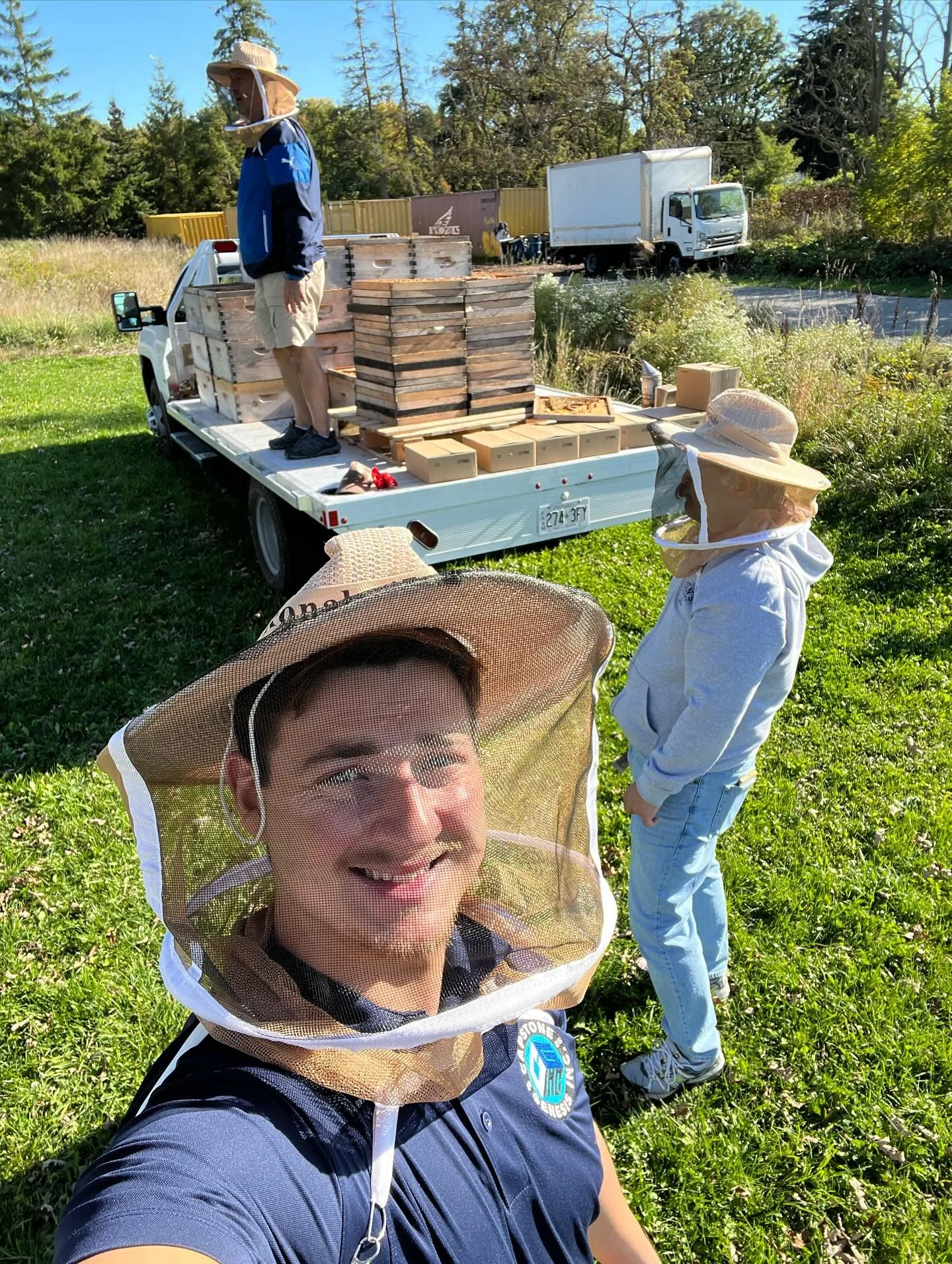 Sesh snake and Capstone Genesis - Loved by Bees 🐝 and people 👬👭