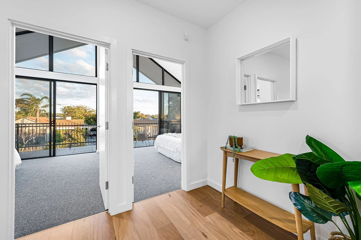 Duncan-Avenue-Portfolio-Bedroom-Entrance.jpg