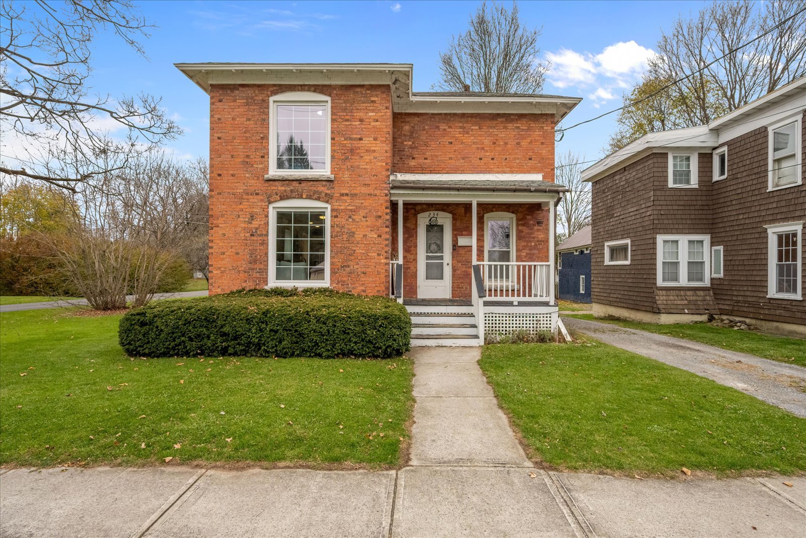 Did you catch the match last night and hear the Canastota shout out?! This is your chance to live close to the International Boxing Hall of Fame. 

This beautifully updated 3-bedroom, 1.5-bath home on a corner is perfect for family outdoor fun  and r
