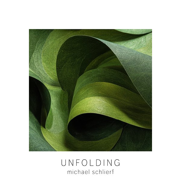 UNFOLDING – Entfaltung – ein hoffnungsvoller Blick nach vorn. Kreative Gedanken, herausfordernde Ideen und vielleicht auch neue Vorsätze dürfen sich entfalten. 
... 
   ↓  weiterlesen