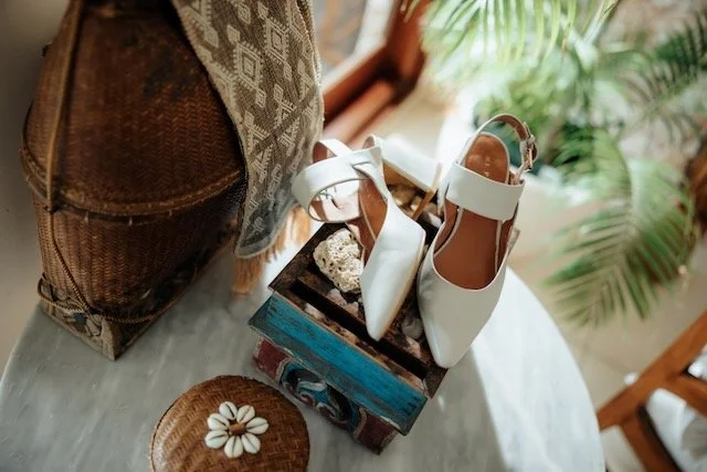 bride shoes and wedding accessories 