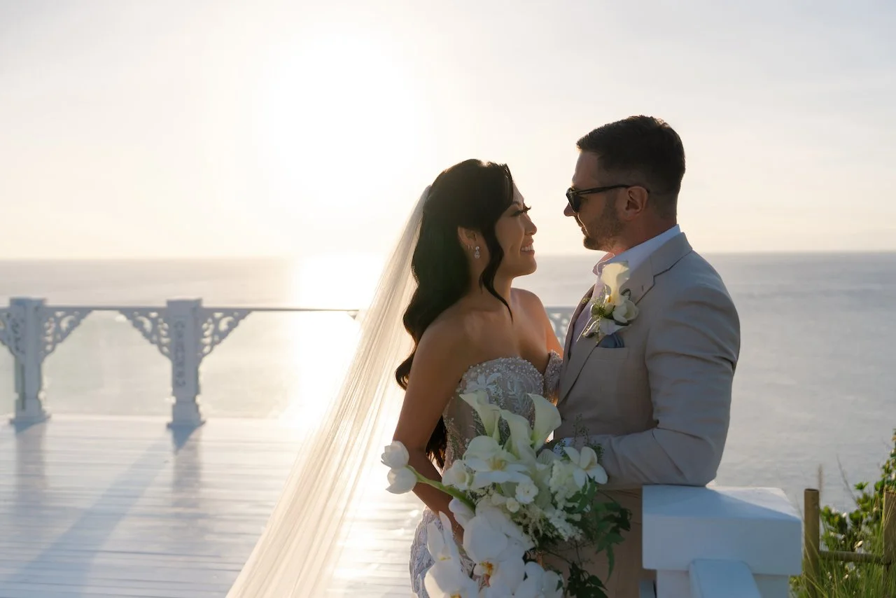 Thomas &amp; Zoe’s Romantic Clifftop Wedding at AYANA Bali